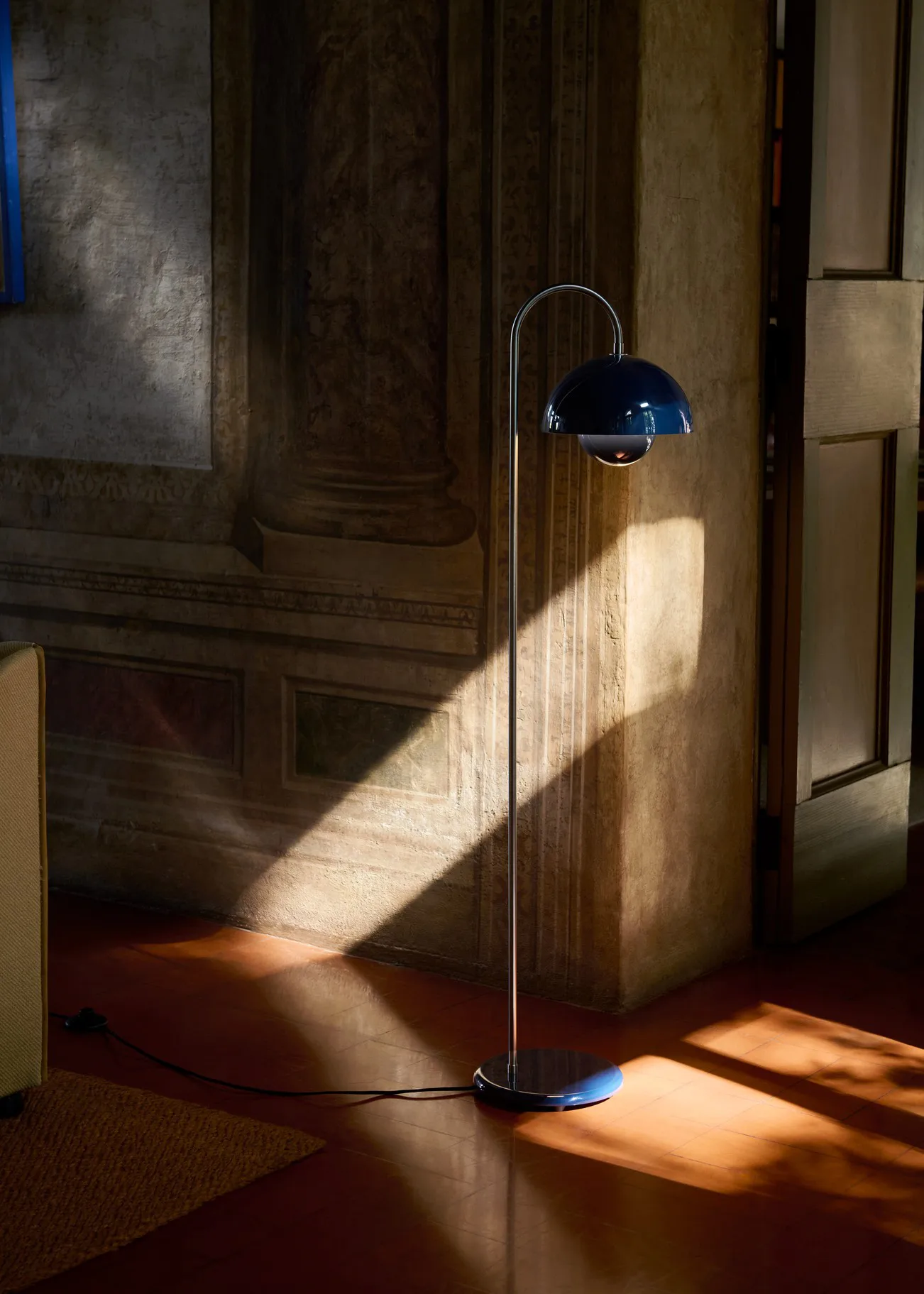 Lampe sur pied Flowerpot VP12, Steel blue &Tradition