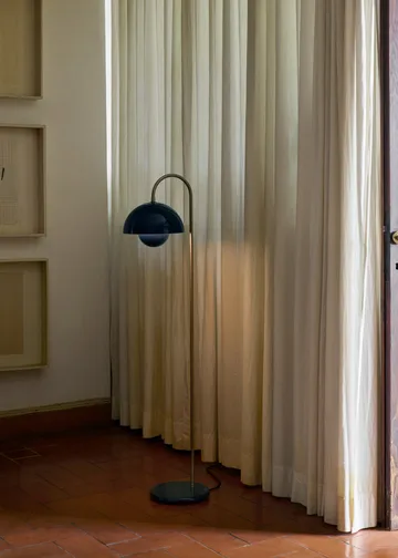 Lampe sur pied Flowerpot VP12 - Steel blue - &Tradition