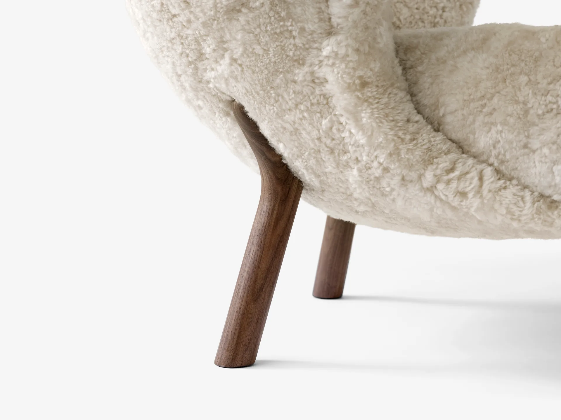 Little Petra VB1 fauteuil et pouf ATD1, Noyer huilé-Moonlight &Tradition