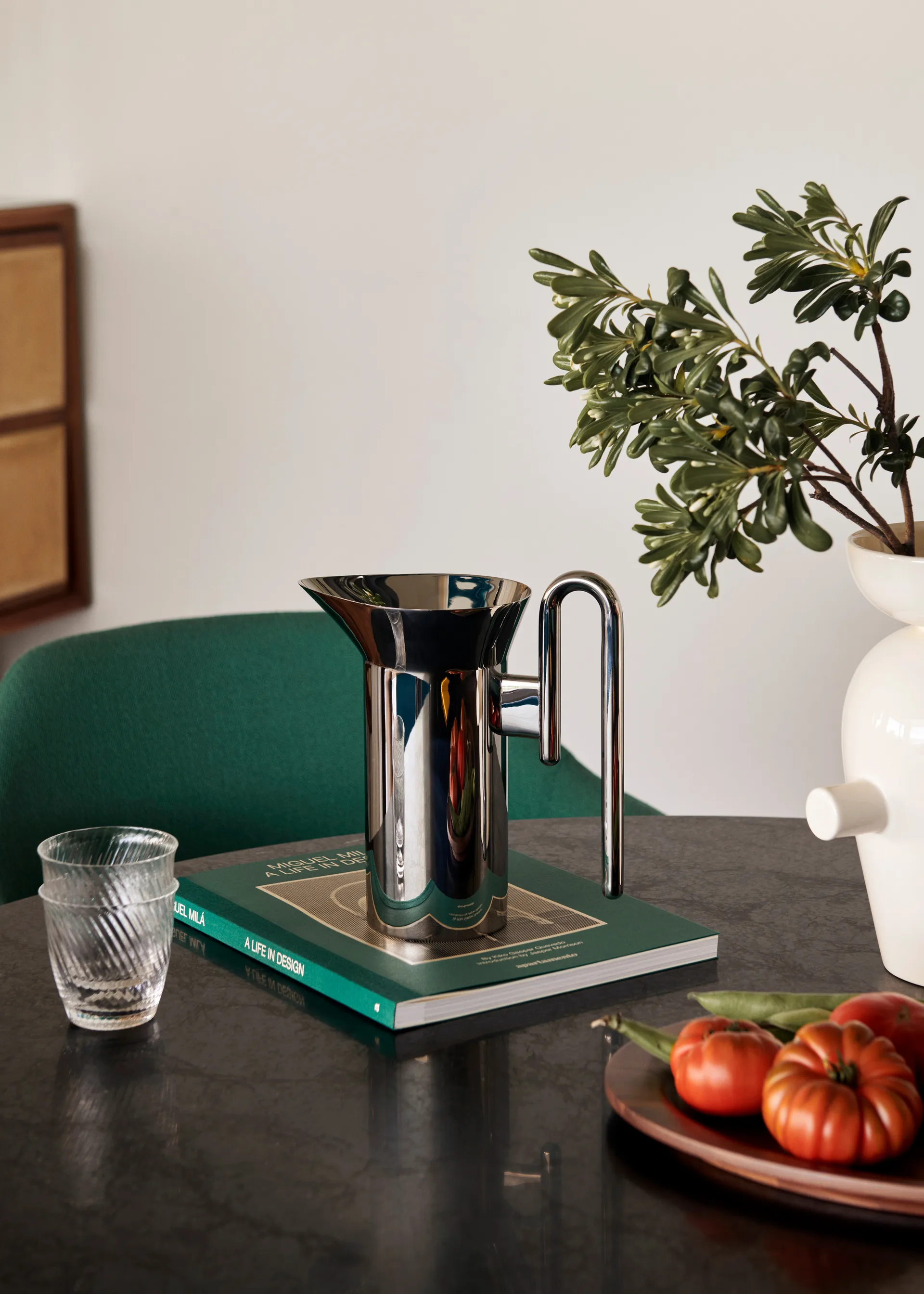 Momento JH38 Carafe 1 liter, Polished Steel
 &Tradition