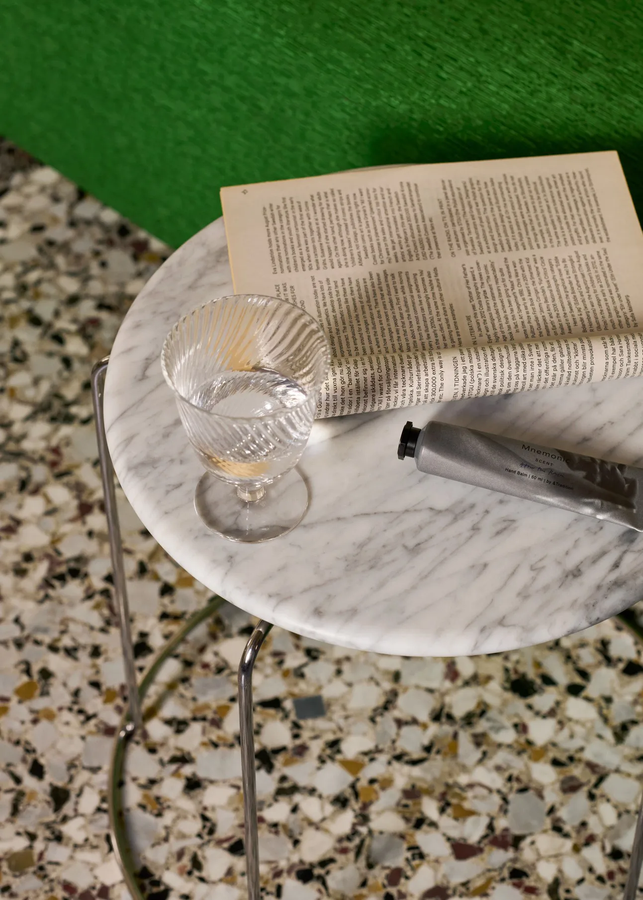 Plateau Wire Stool VP11 Ø38 cm, Bianco Carrara marbre &Tradition