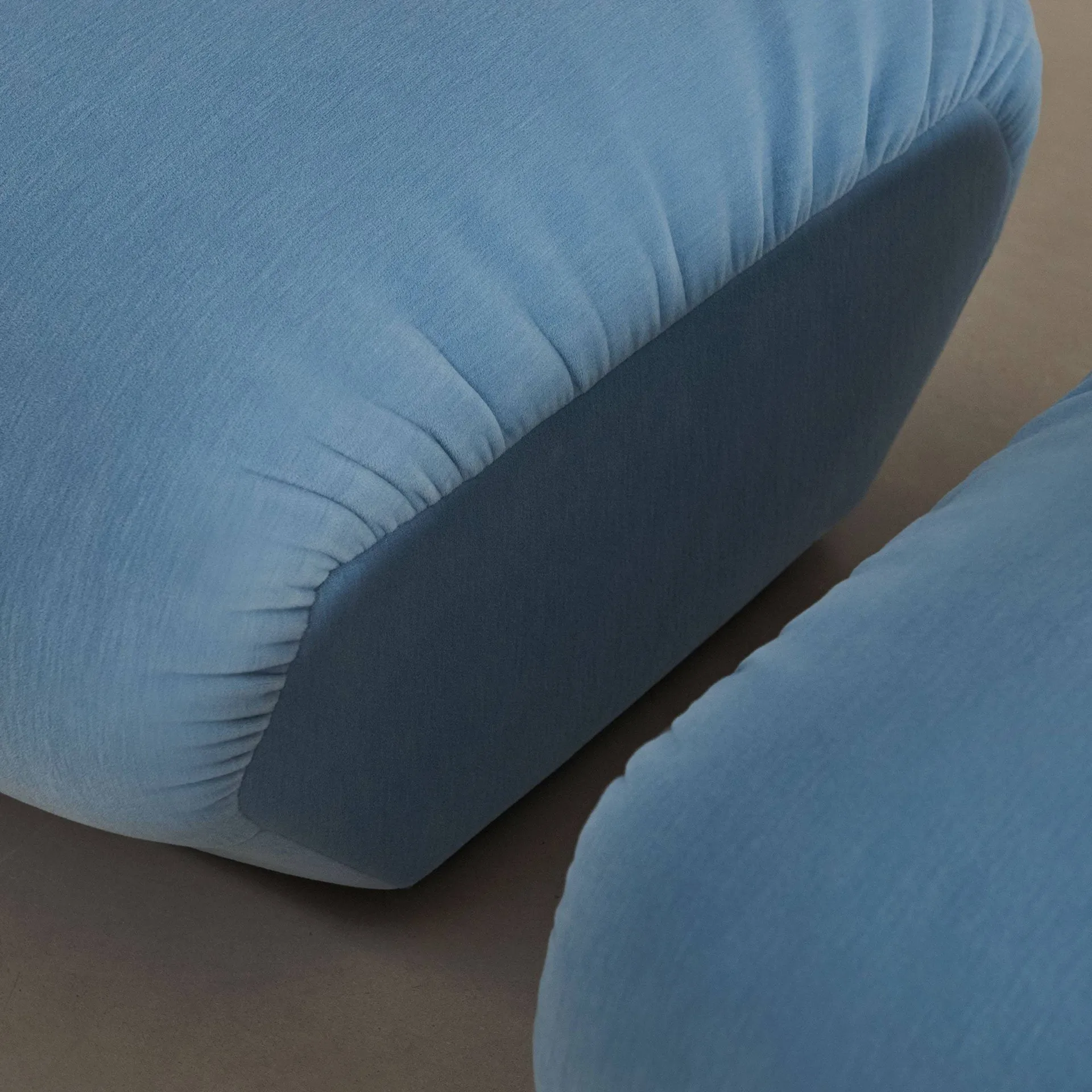 Pouf Hi Lo AV56, Gentle 0733 &Tradition