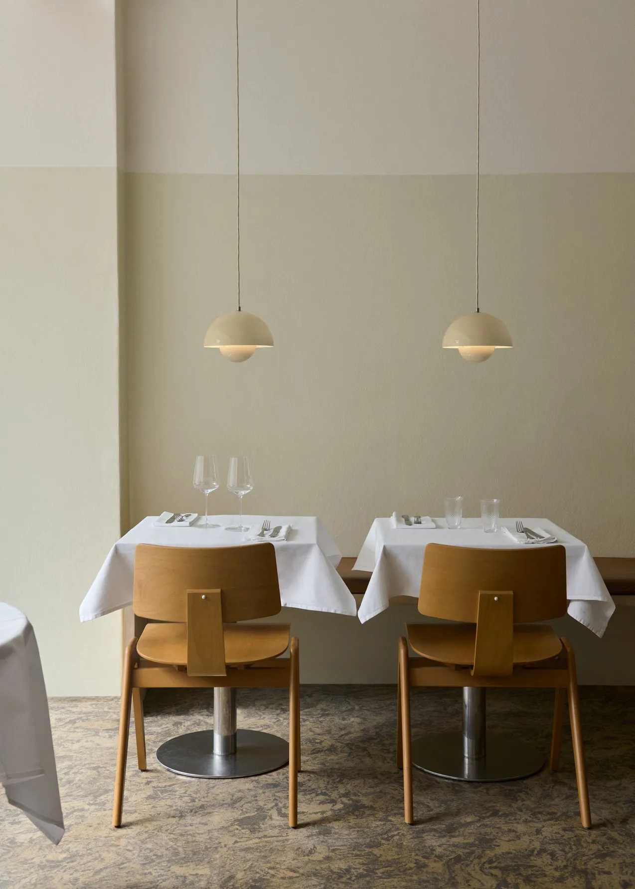 Suspension Flowerpot VP1, Ivory &Tradition