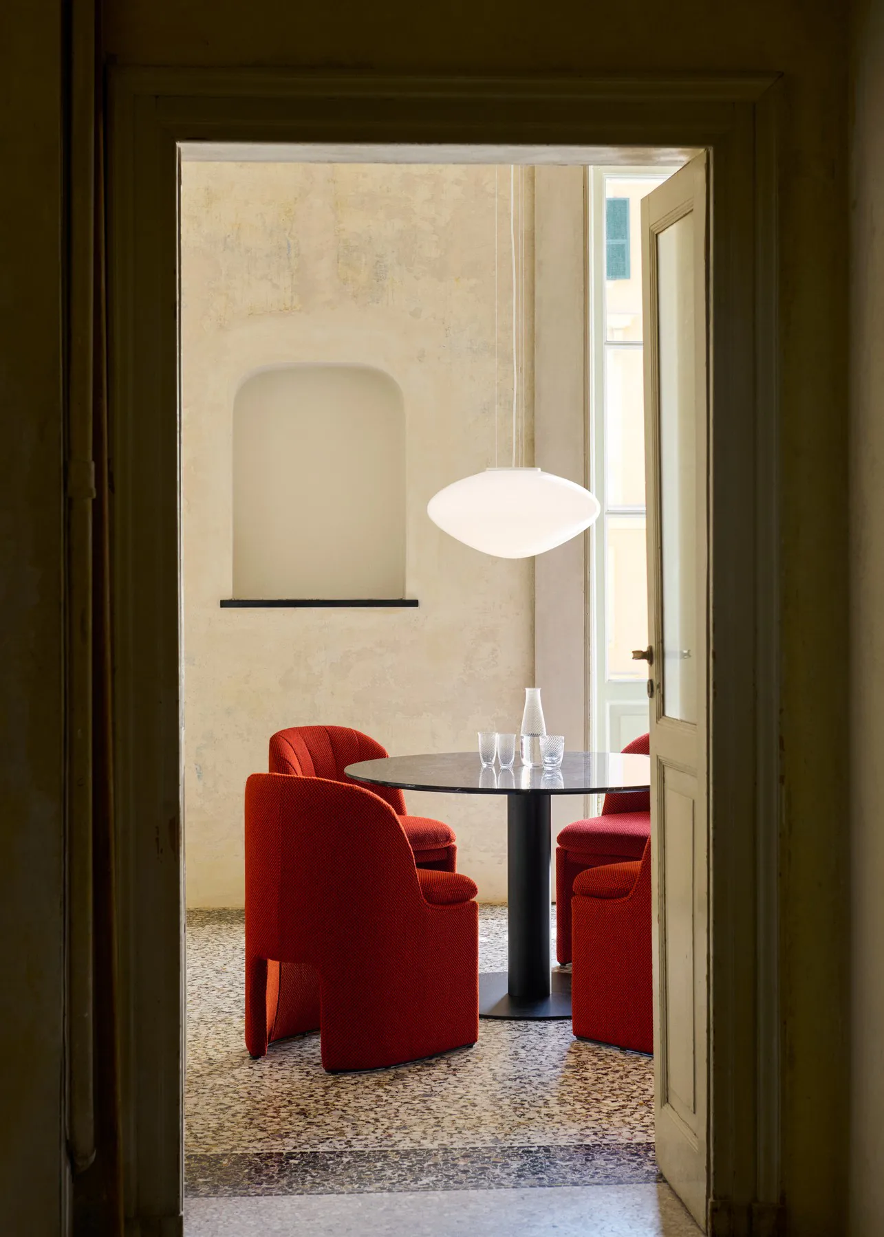 Suspension Mist AP20 Ø56 cm, White-opal glass &Tradition