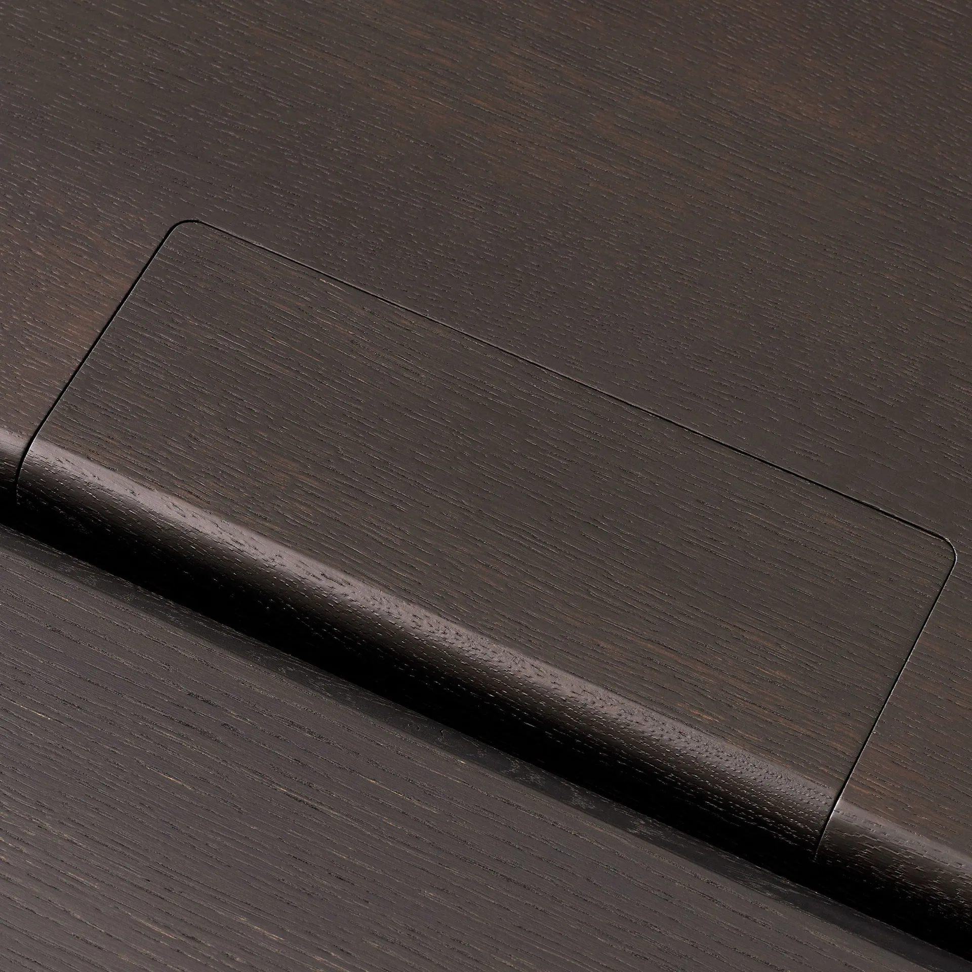 Table à manger Ita OS1 avec gestion des câbles 95x200 cm, Dark stained oak &Tradition