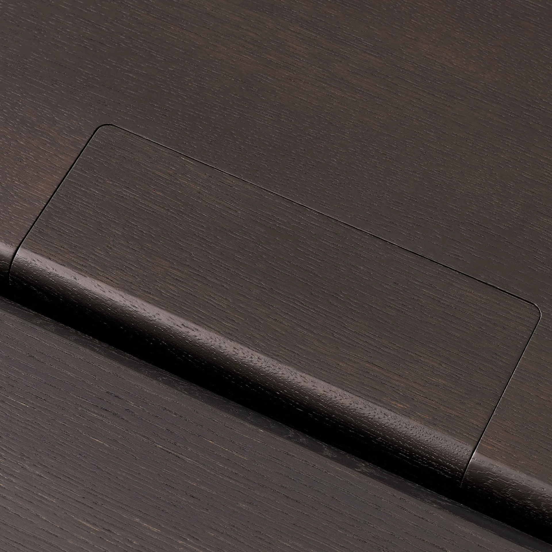 Table à manger Ita OS2 avec gestion des câbles 95x260 cm, Dark stained oak &Tradition