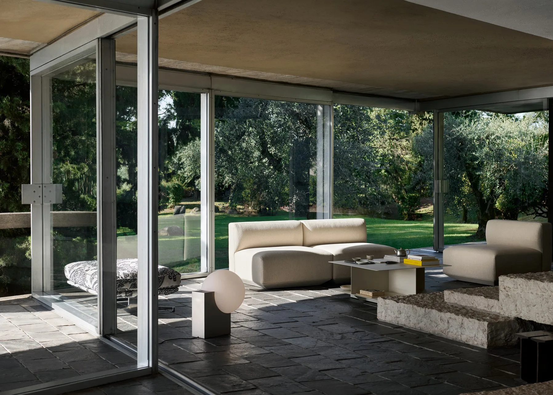 Table basse Develius EV3, Steel ivory, Ø89x40 cm &Tradition