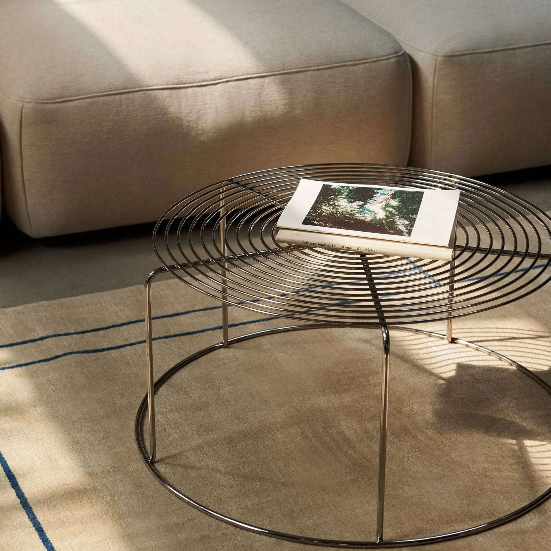 Table basse Wire VP17, Acier inoxydable, Ø74x36 cm &Tradition