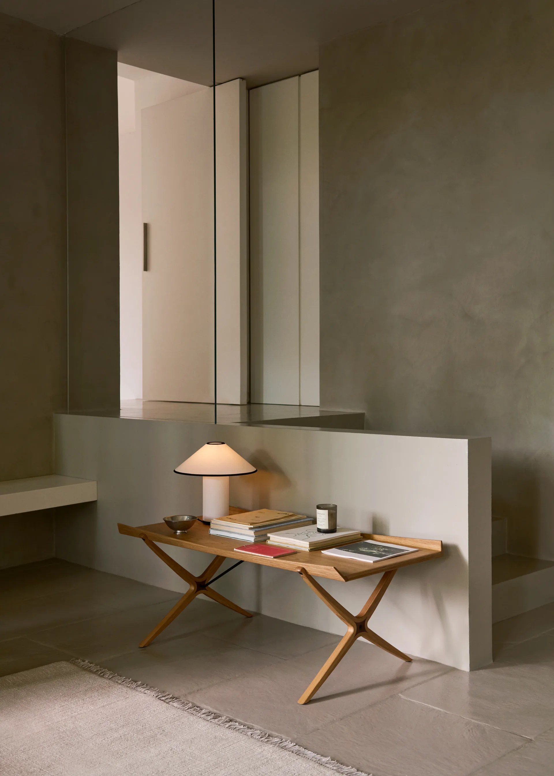 Table basse X HM13 61x120 cm, Lacquered oak-walnut inserts &Tradition