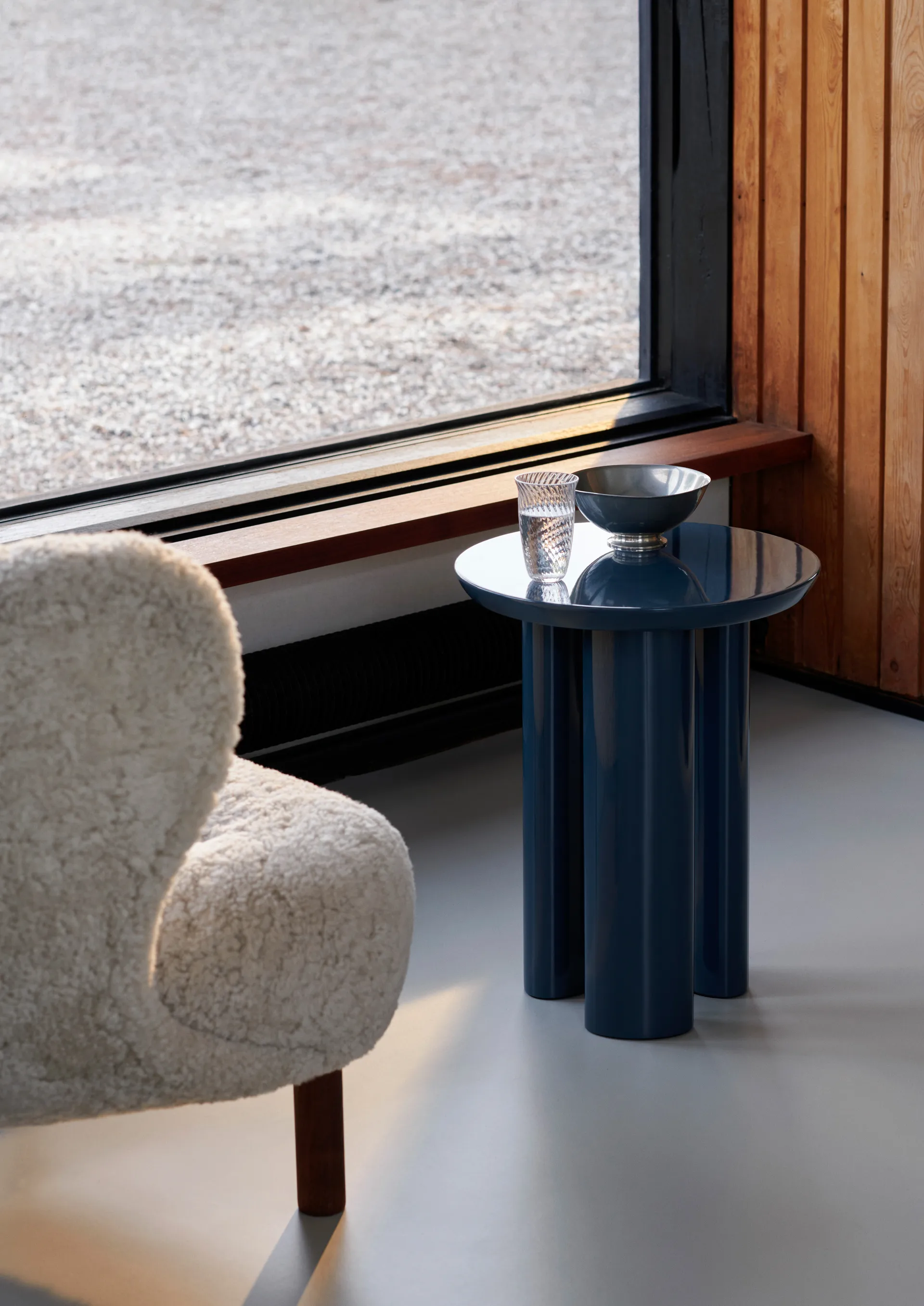 Table d'appoint Tung JA3, Bleu acier &Tradition