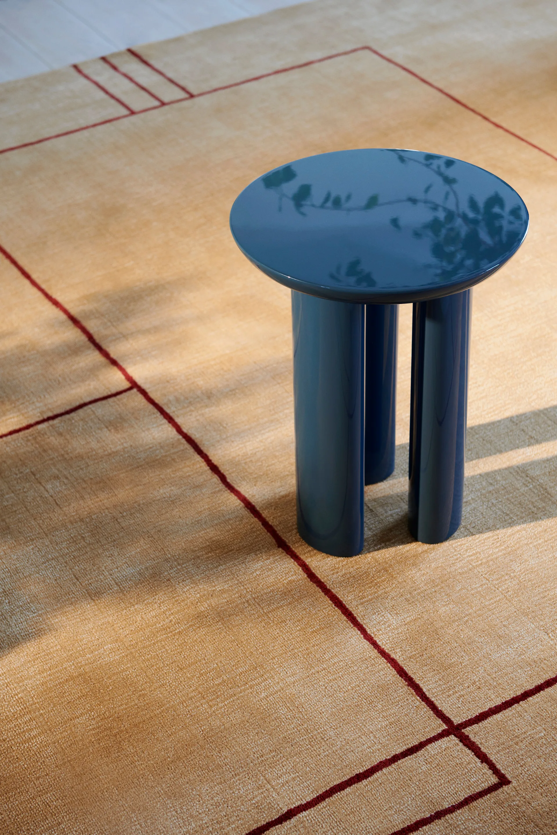 Table d'appoint Tung JA3, Bleu acier &Tradition
