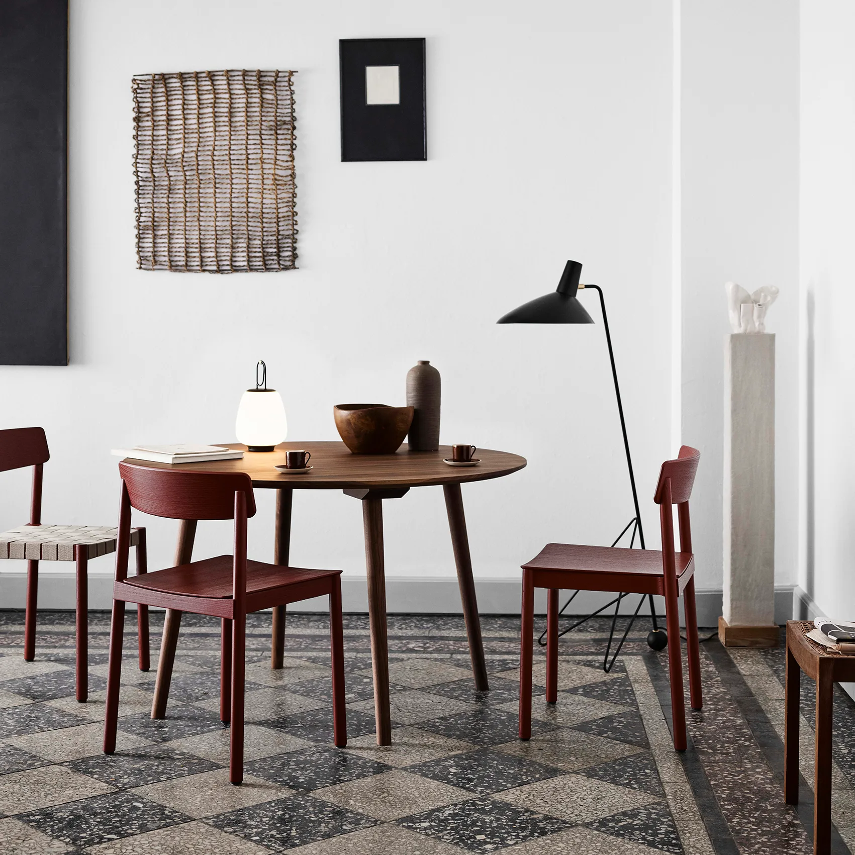 Table In Between SK4, Noyer &Tradition