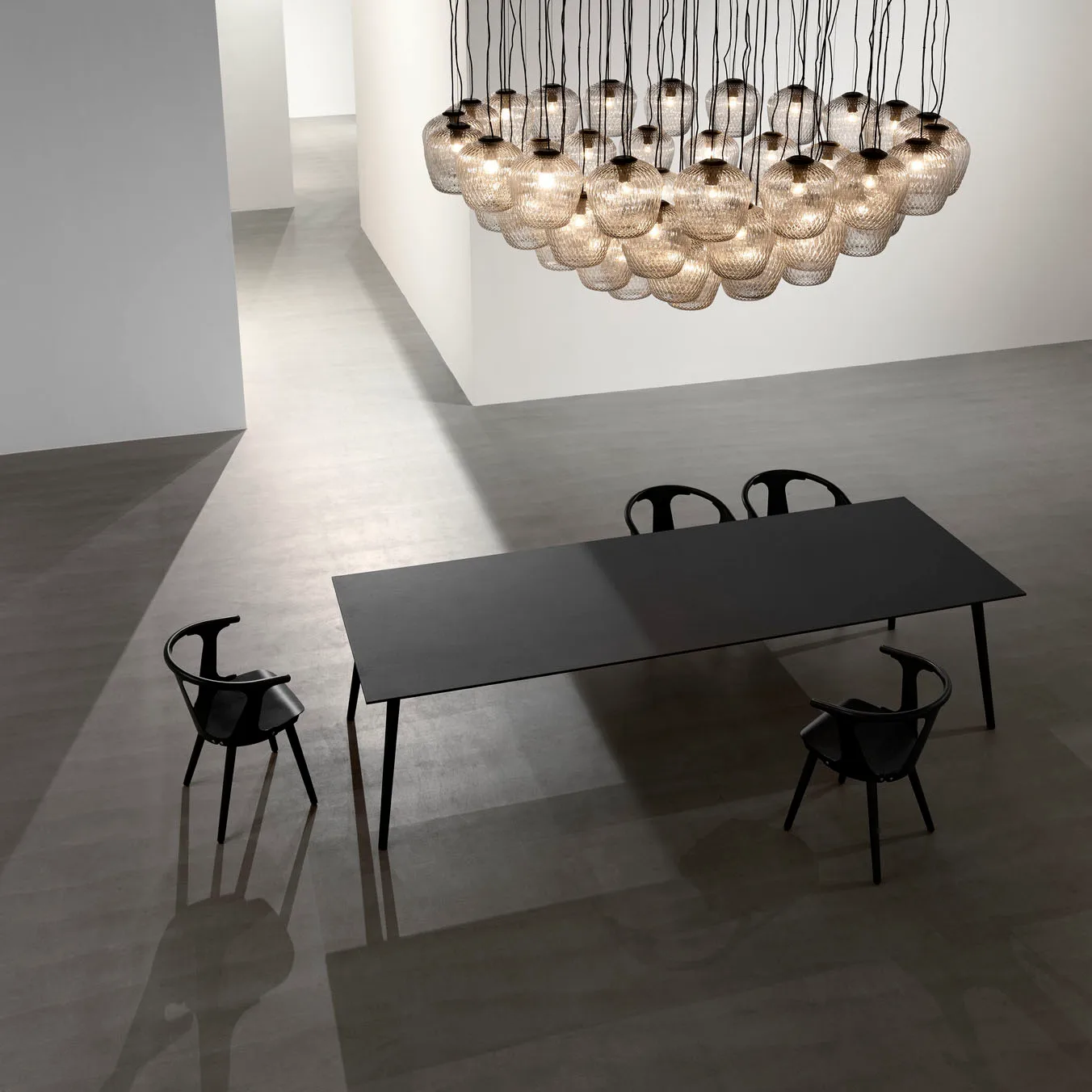 Table In Between SK6, Chêne teinté noir &Tradition