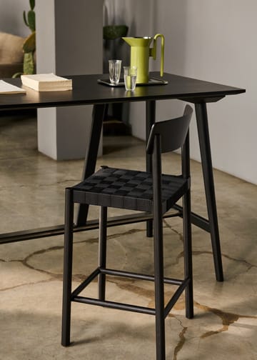 Tabouret de bar Betty TK15 Bar Chair 75 cm - Frêne laqué noir-lin noir - &Tradition