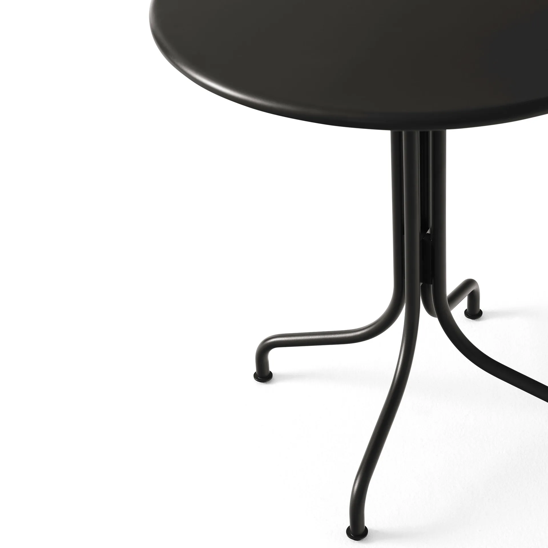 Thorvald SC96 table de café Ø70 cm, Black &Tradition
