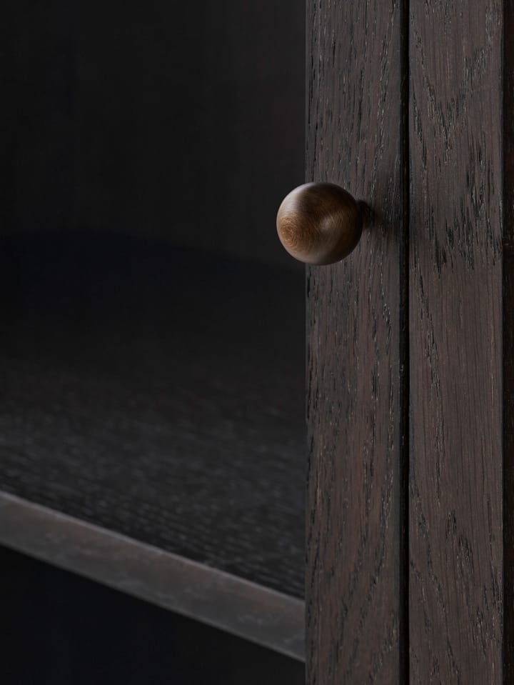 Trace SC87 Vitrine 50x192x40 cm, Dark stained oak &Tradition