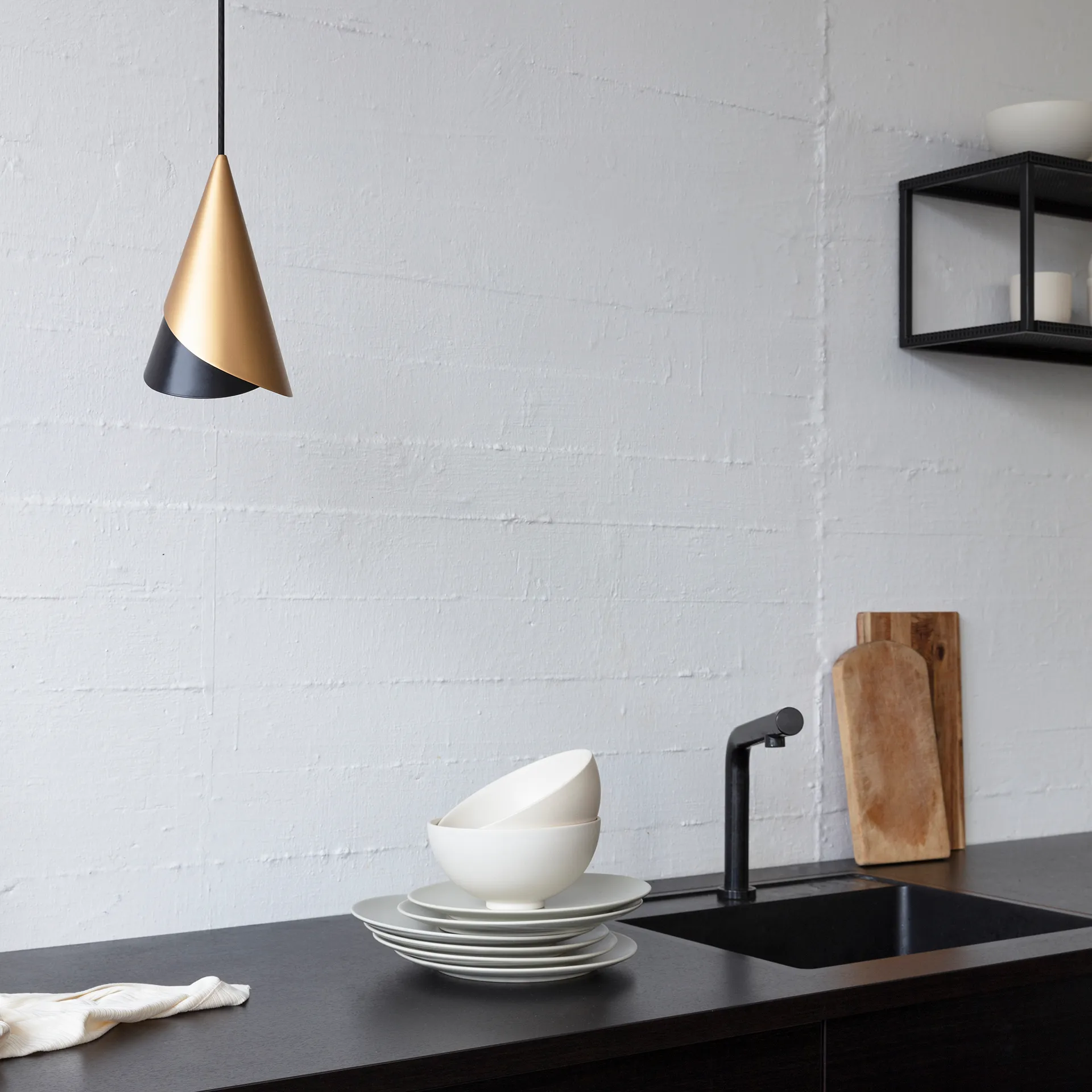 Abat-jour Cornet, Noir, Laiton Umage