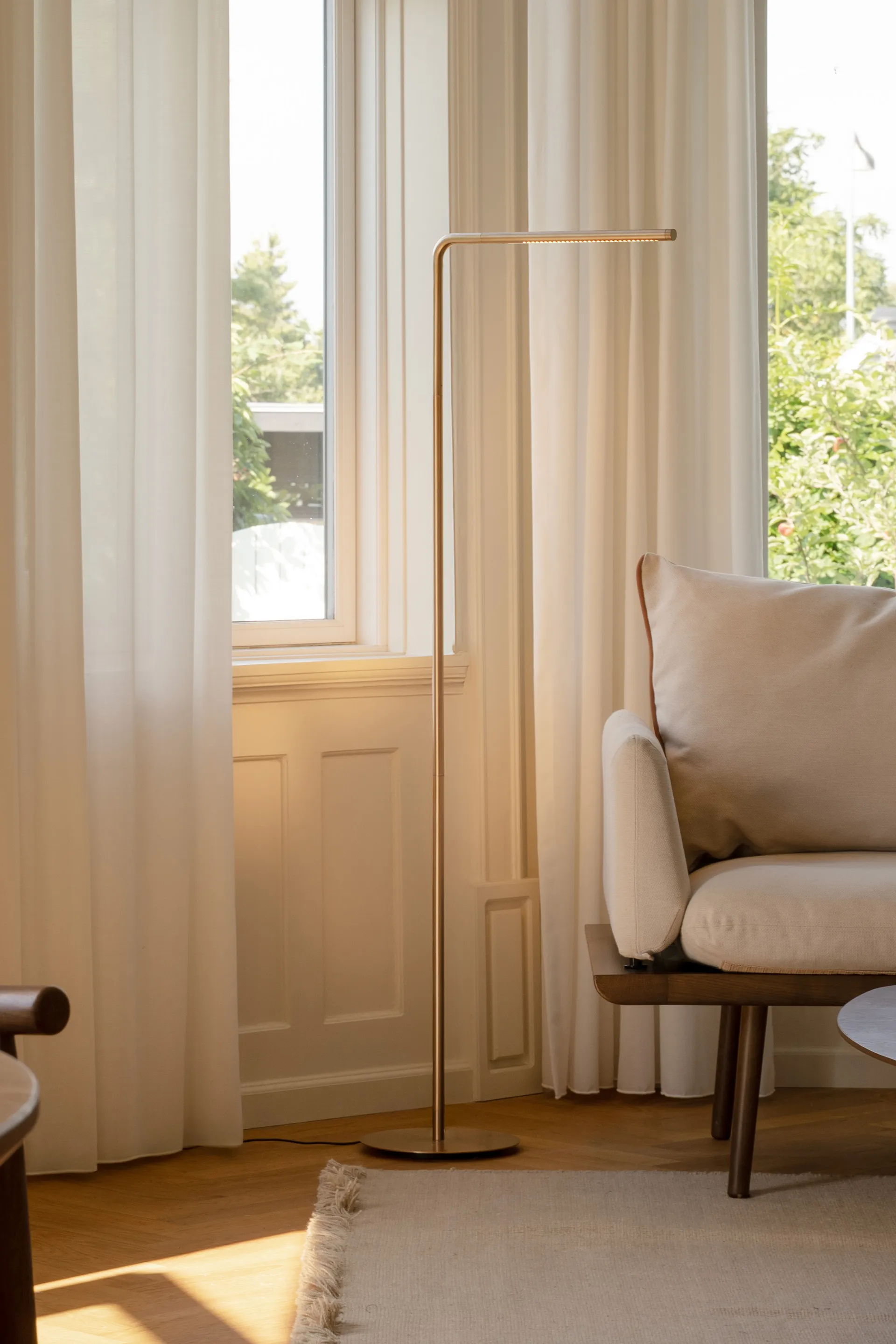 Lampadaire Omni, Brass Umage