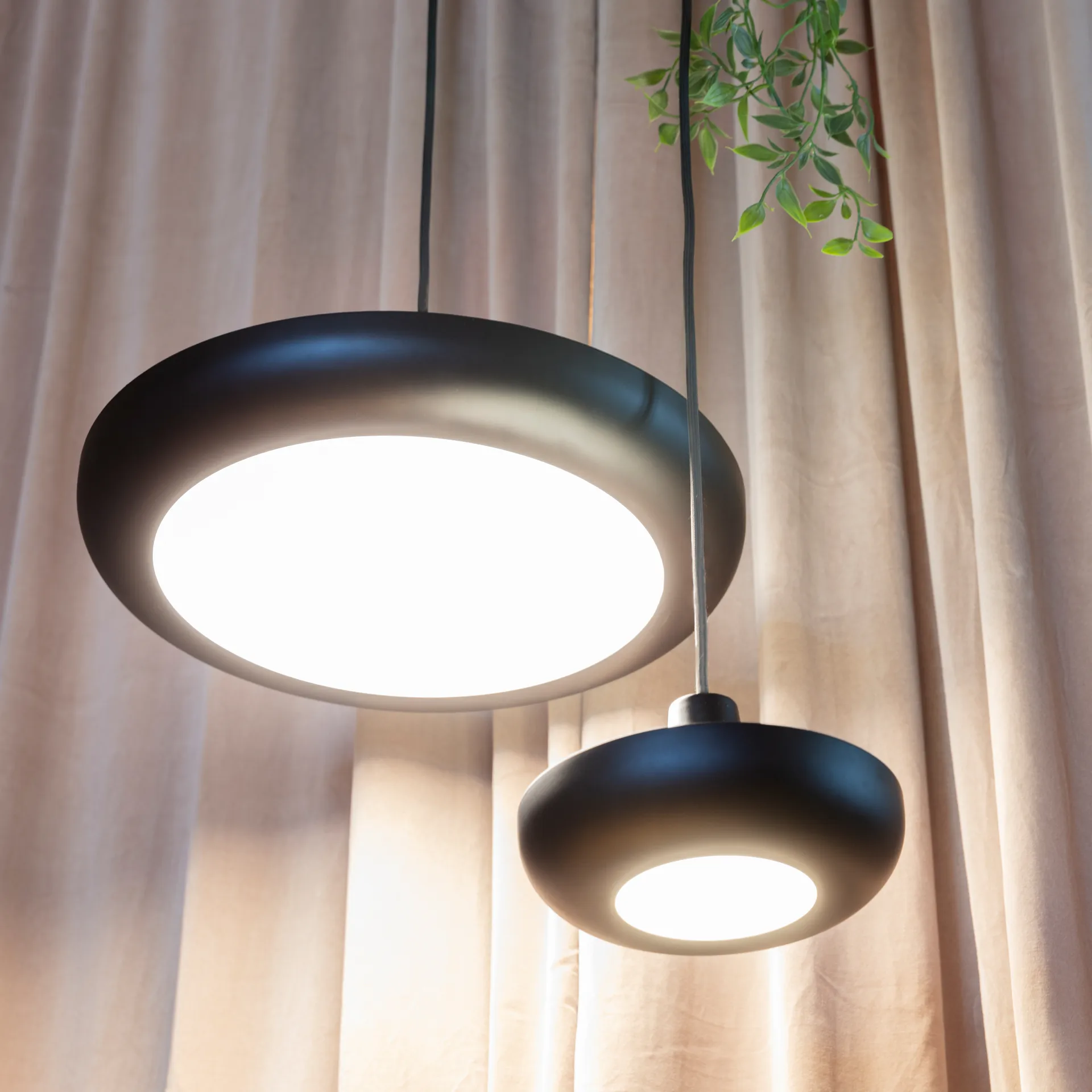 Lampe Cassini noir, Ø20 cm Umage