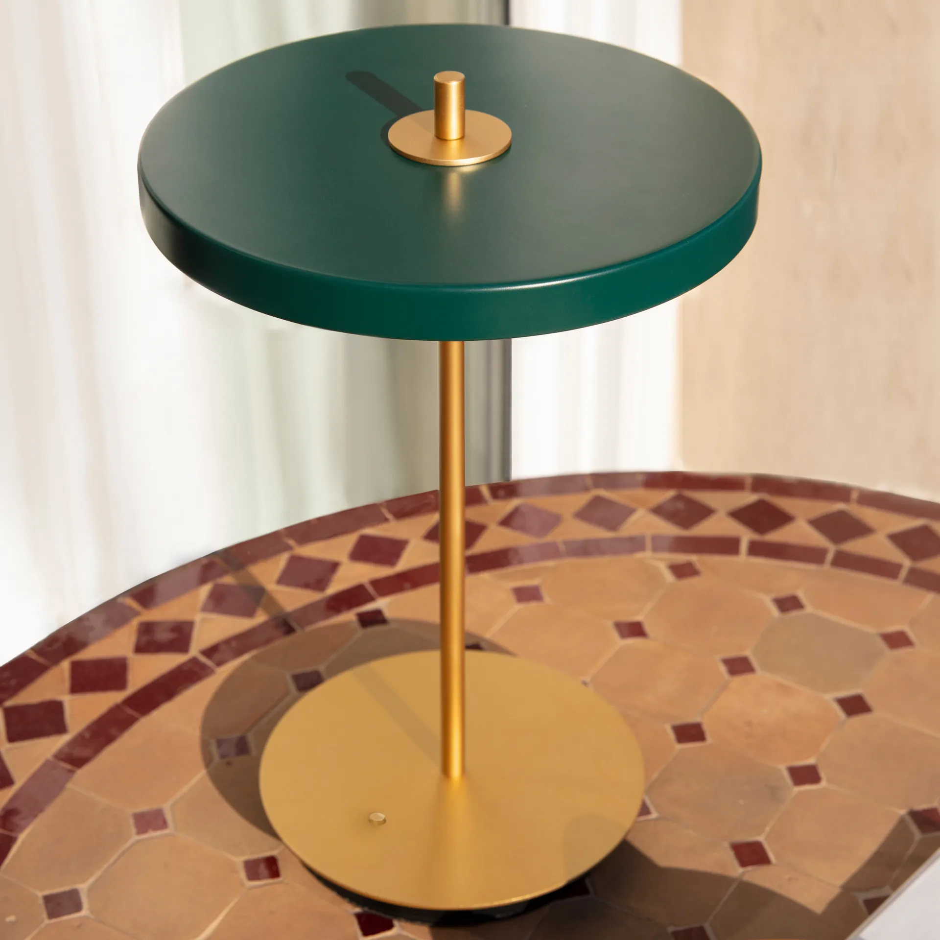 Lampe de table Asteria Move, Forest green Umage