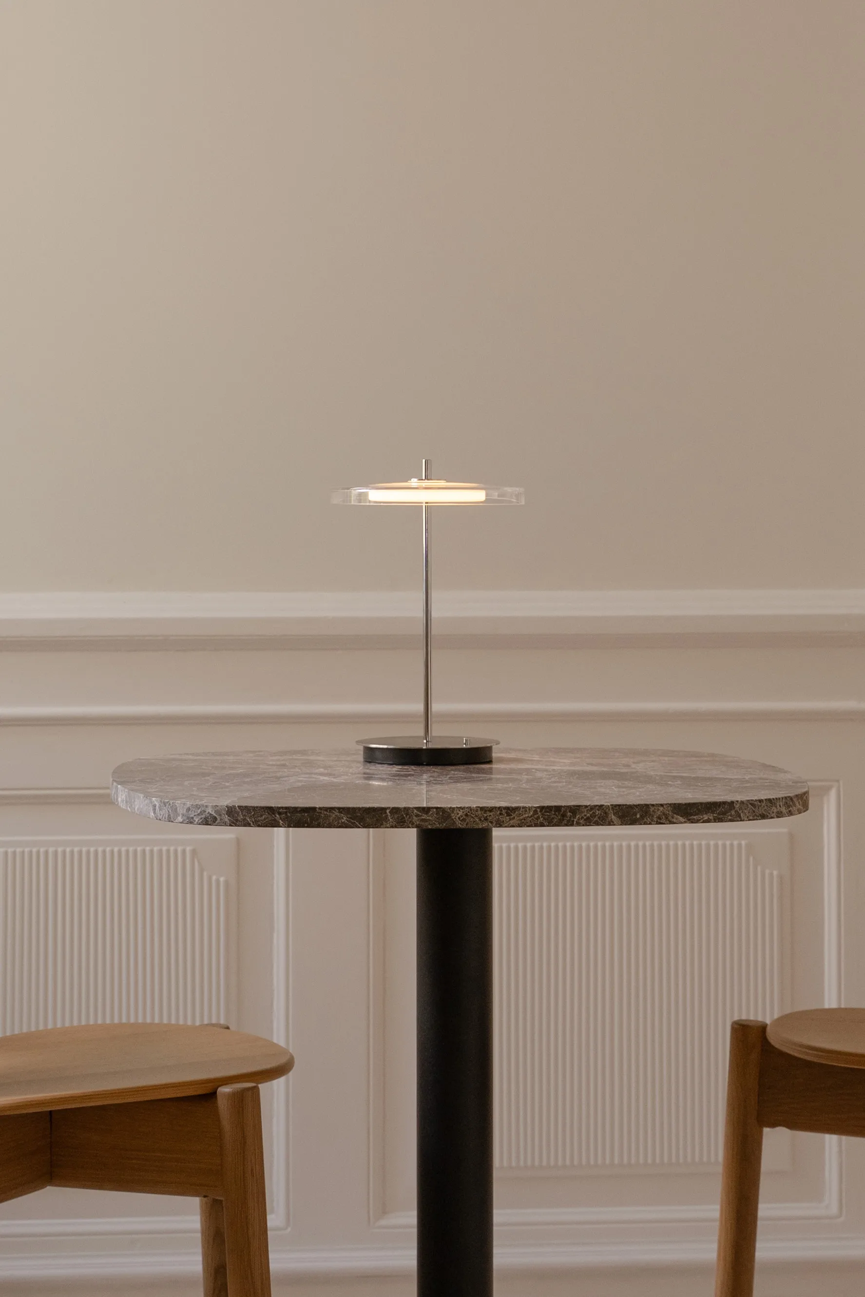 Lampe de table Asteria Move, Glass-polished steel Umage