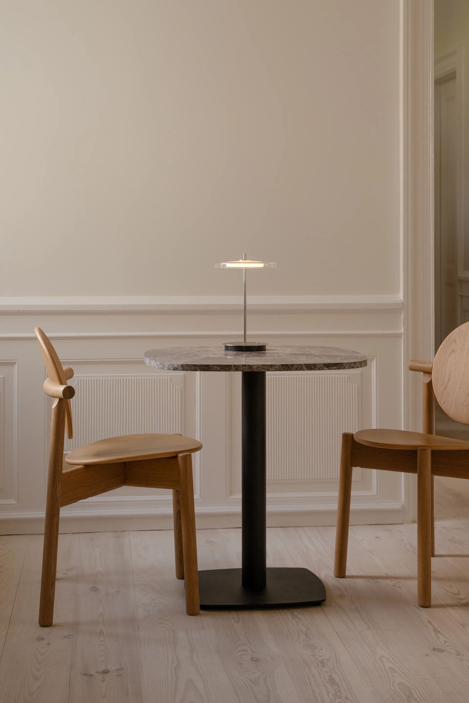Lampe de table Asteria Move, Glass-polished steel Umage