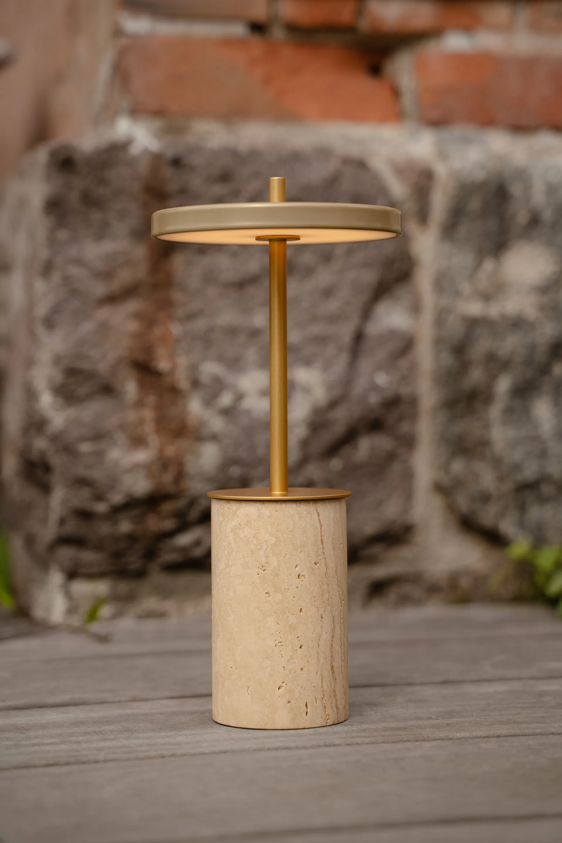 Lampe de table Asteria Move Mini Ø12x25,5 cm, Clay Travertine-brass Umage