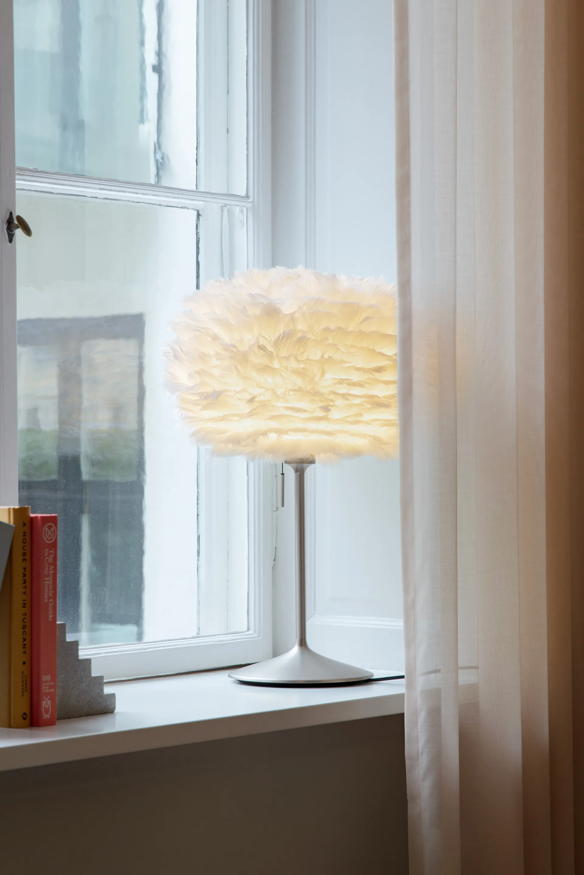Lampe de table Eos medium, Blanc-Acier brossé Umage