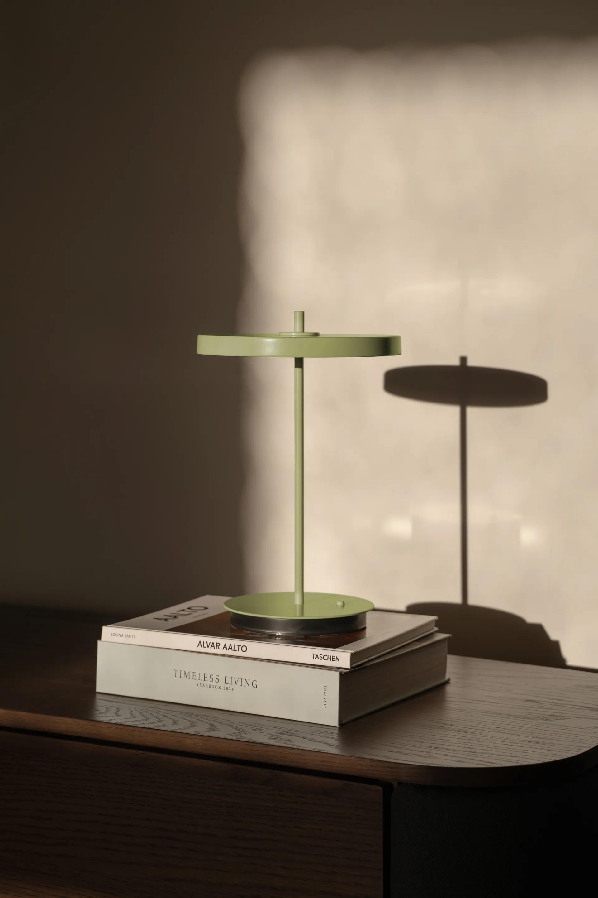 Lampe de table portable Asteria Move, Monochrome-leaf Umage
