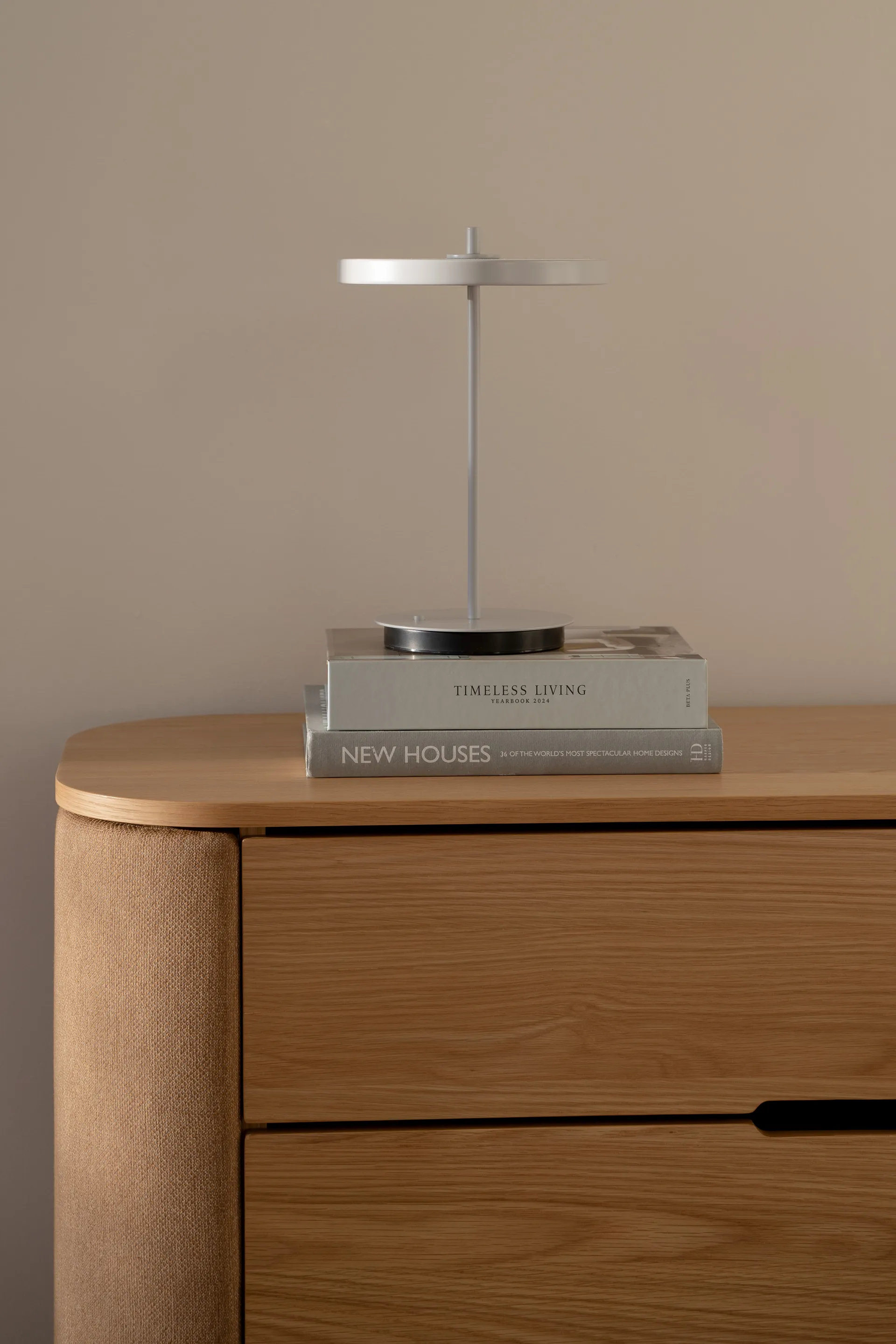 Lampe de table portable Asteria Move, Monochrome-nuance mist Umage