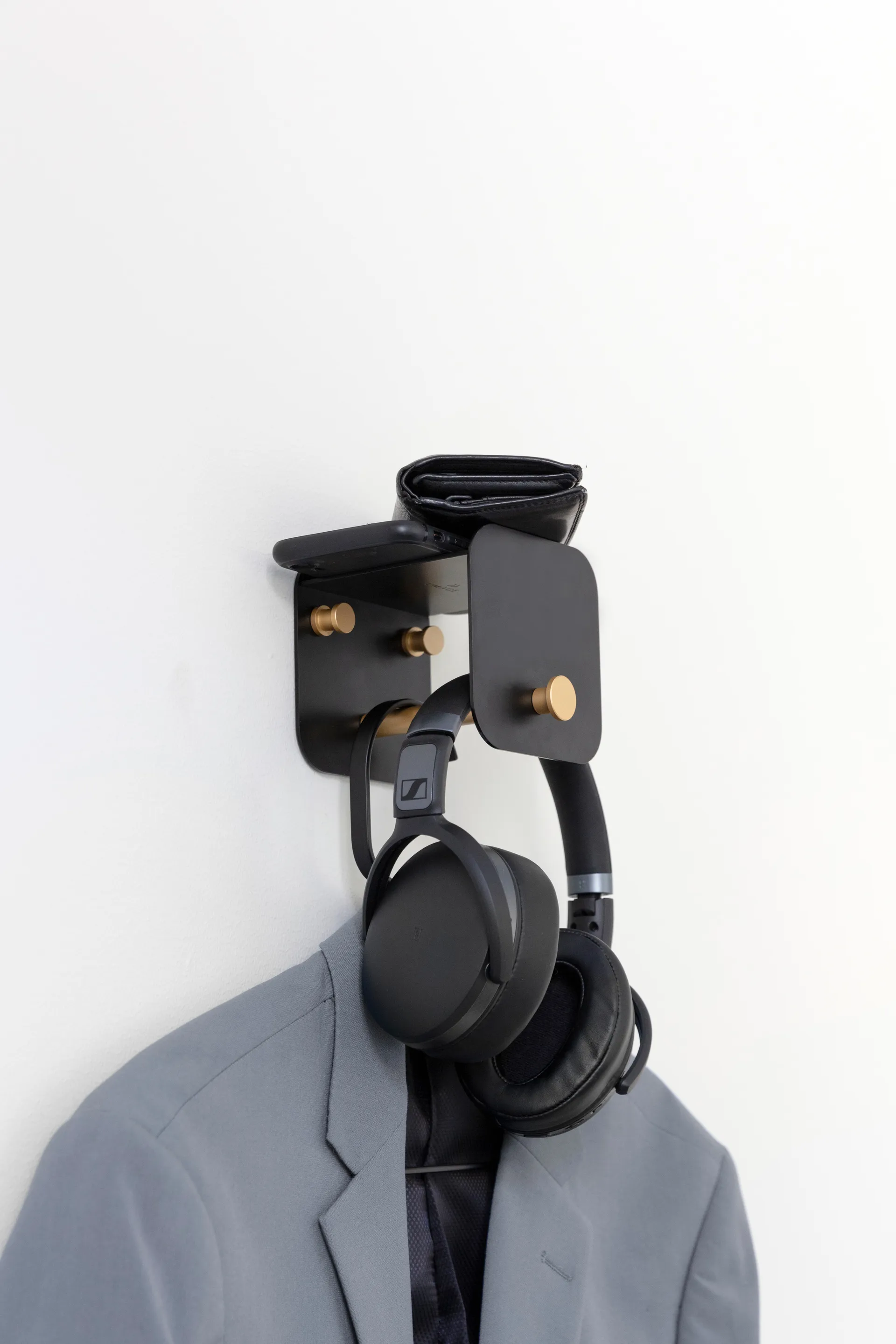 Porte-manteau mural Hang in There, Black-brass Umage