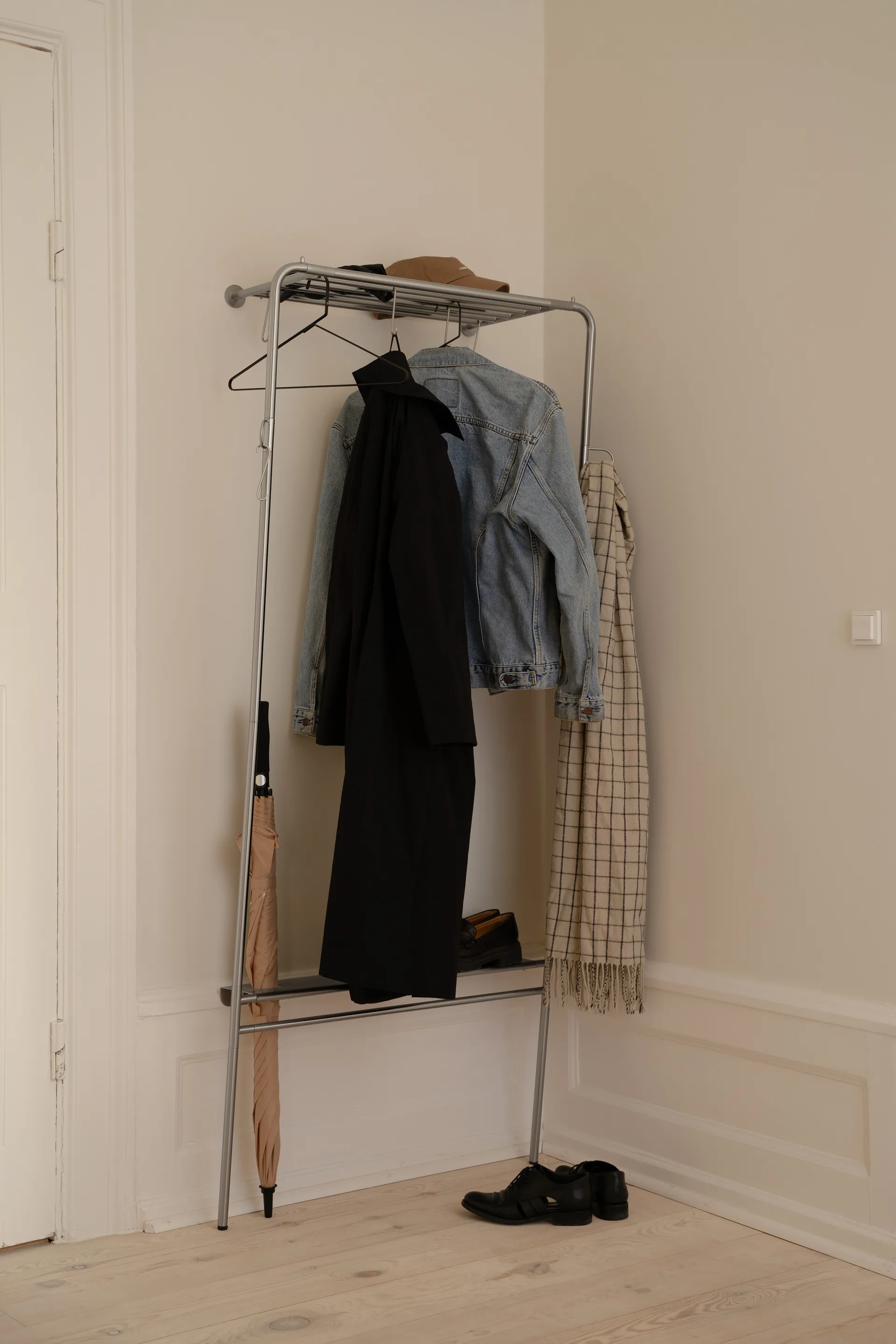 Porte vêtements Lean On Me, Acier Umage