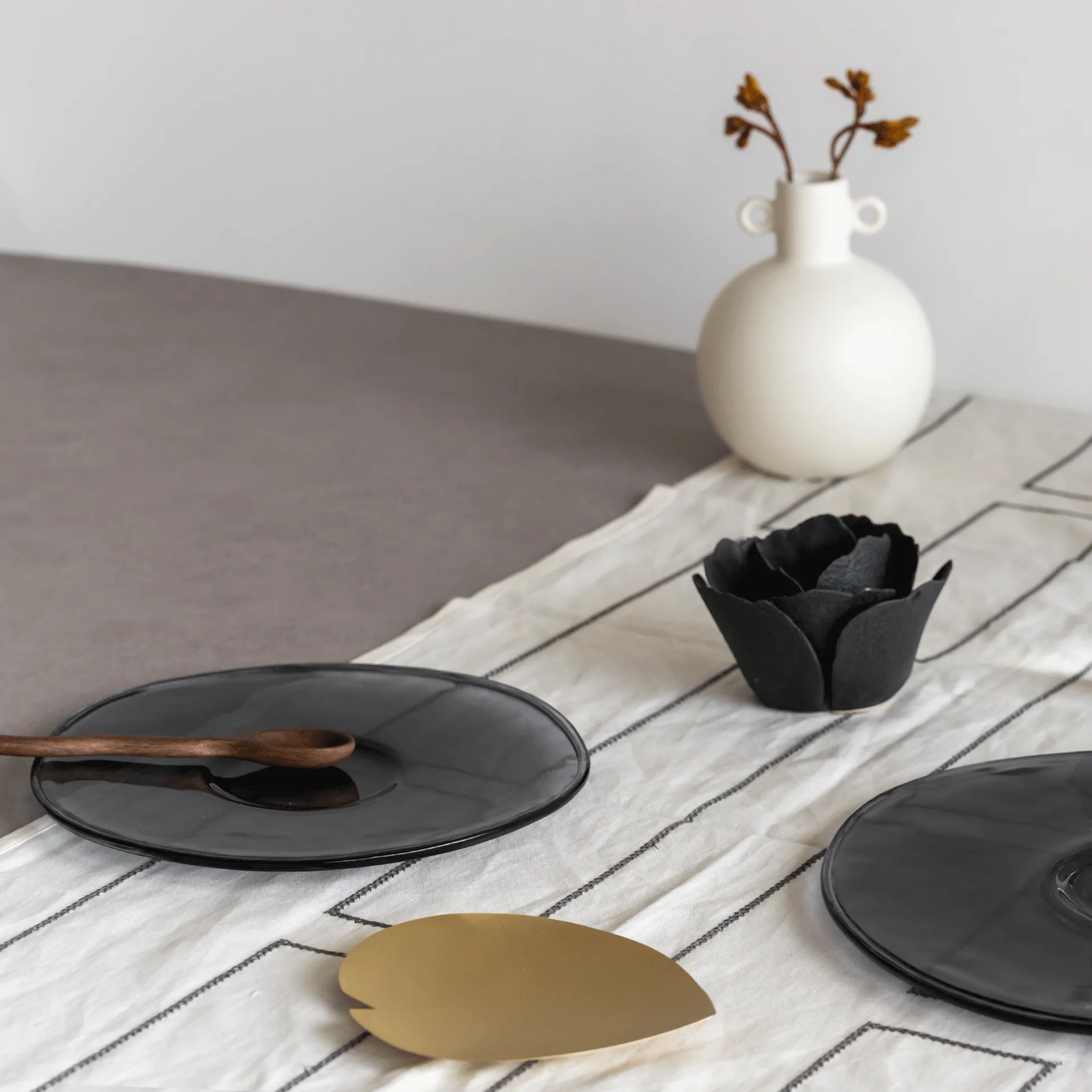 Assiette UNC verre recyclé Ø23 cm, Ebony URBAN NATURE CULTURE