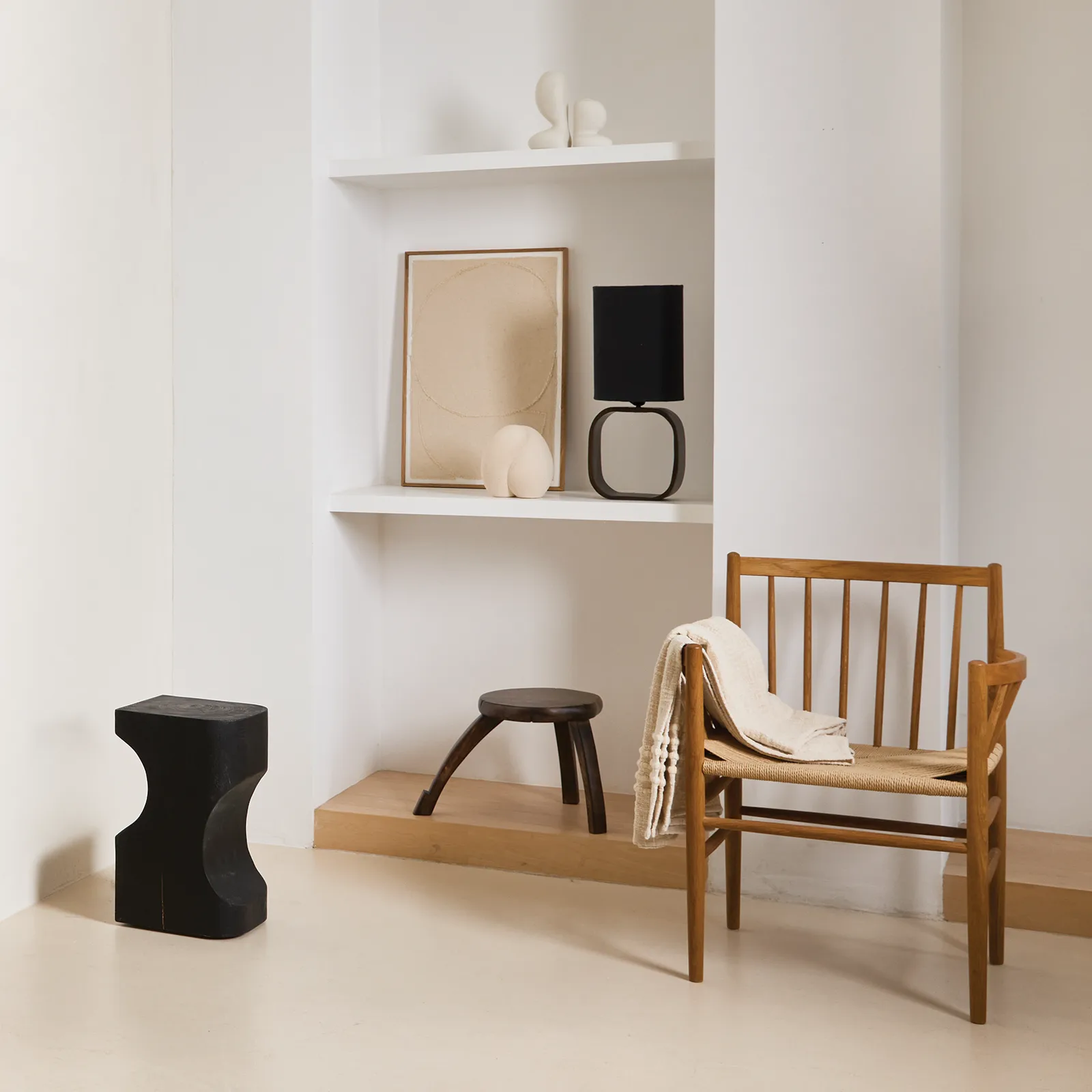 Table d'appoint courbée, Noir URBAN NATURE CULTURE