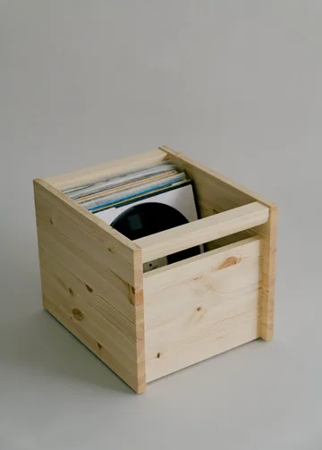 020 Koppa Crate boîte de rangement - Pin en finition huilée, taille L 38x43x36 cm - Vaarnii