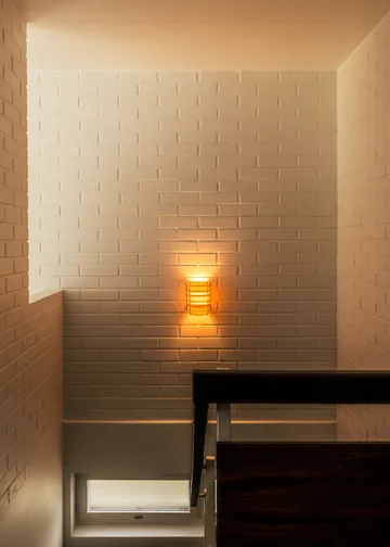 Applique murale 1004 Hans Wall Light - Pin en huile-cire mat, 16x24 cm - Vaarnii