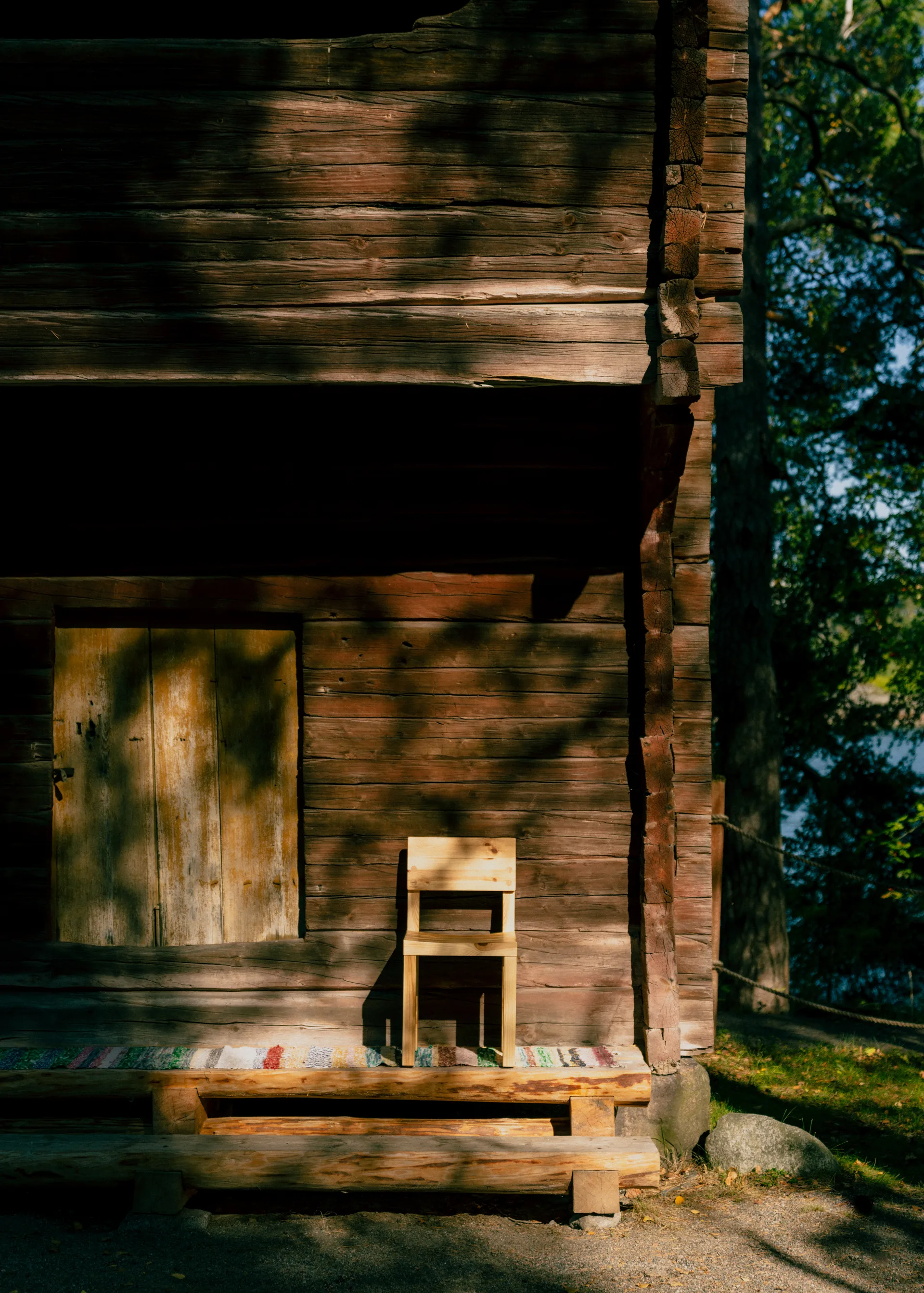 Chaise 001 Dining Chair, Pin en huile-cire mat Vaarnii