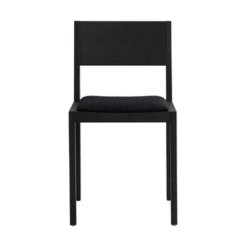 Chaise 016 Maasto Dining Chair - Pin noir teinté, assise rembourrée noire - Vaarnii