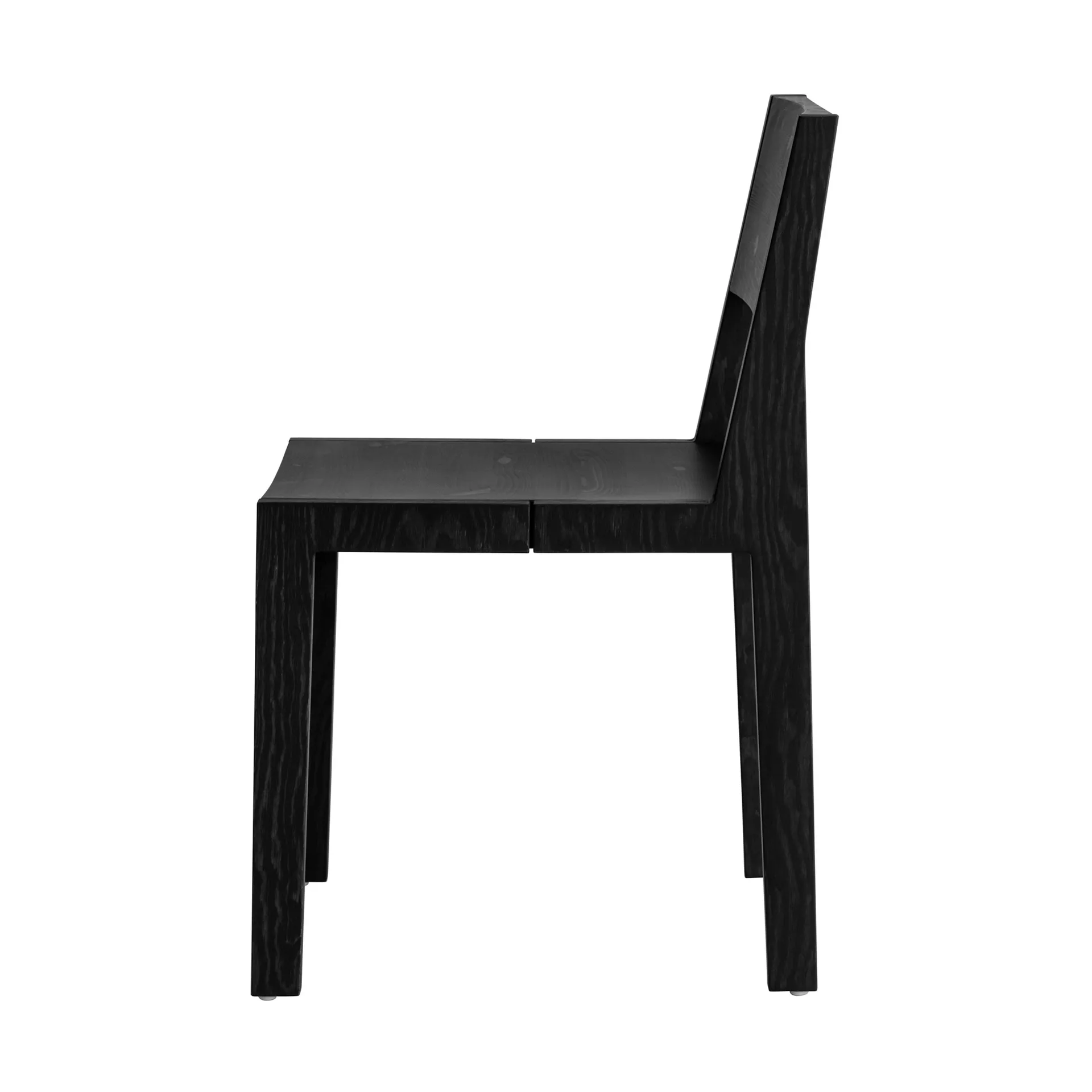 Chaise 016 Maasto Dining Chair, Pin teinté noir Vaarnii