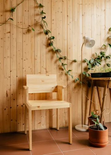 Fauteuil à accoudoirs 016 Maasto Dining Armchair - Pin en huile-cire mat - Vaarnii