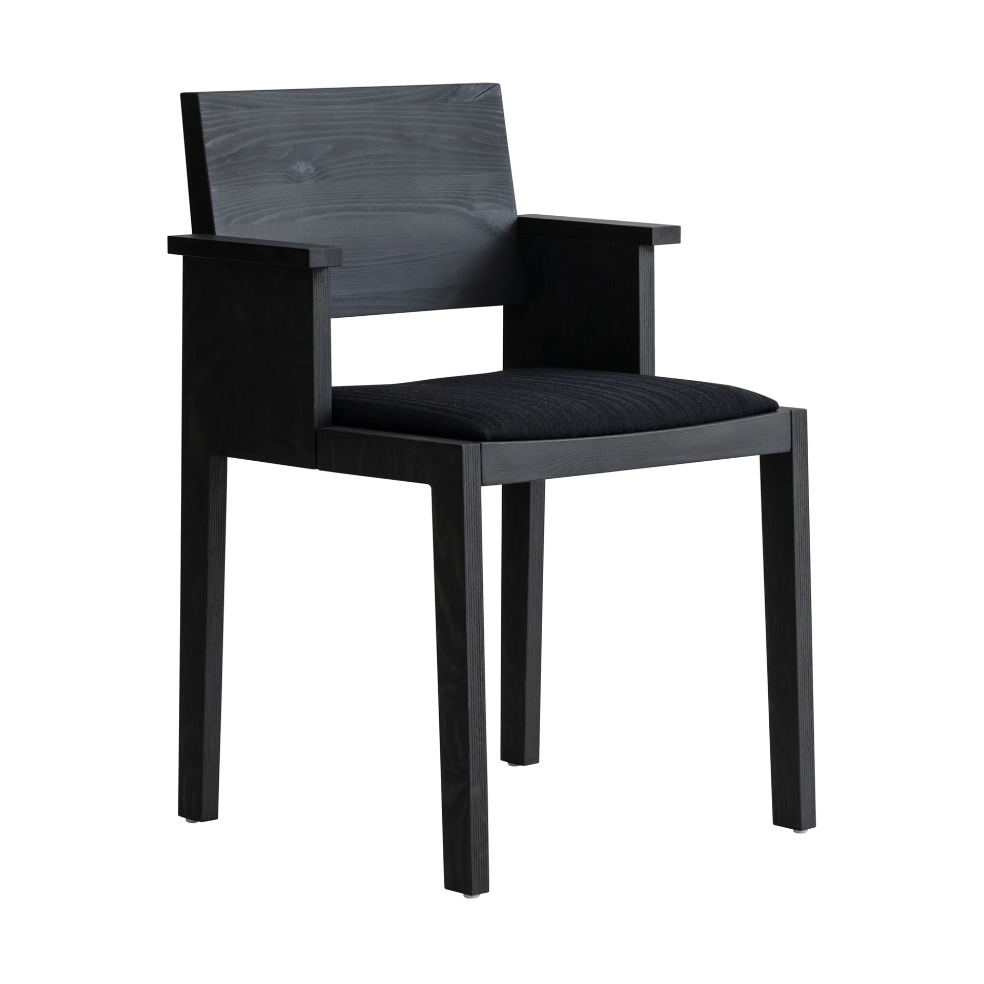 Fauteuil à accoudoirs 016 Maasto Dining Armchair, Pin noir teinté, assise rembourrée noire Vaarnii