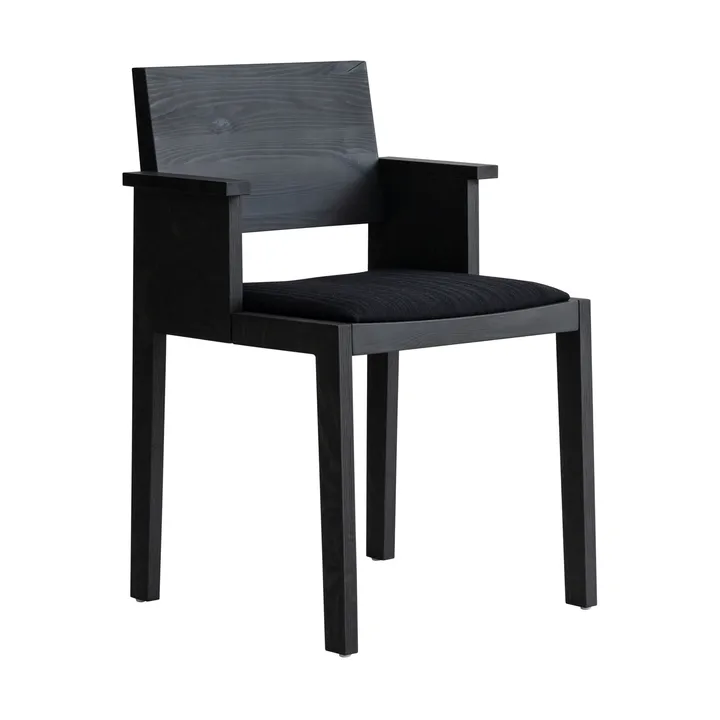 Fauteuil à accoudoirs 016 Maasto Dining Armchair - Pin noir teinté, assise rembourrée noire - Vaarnii