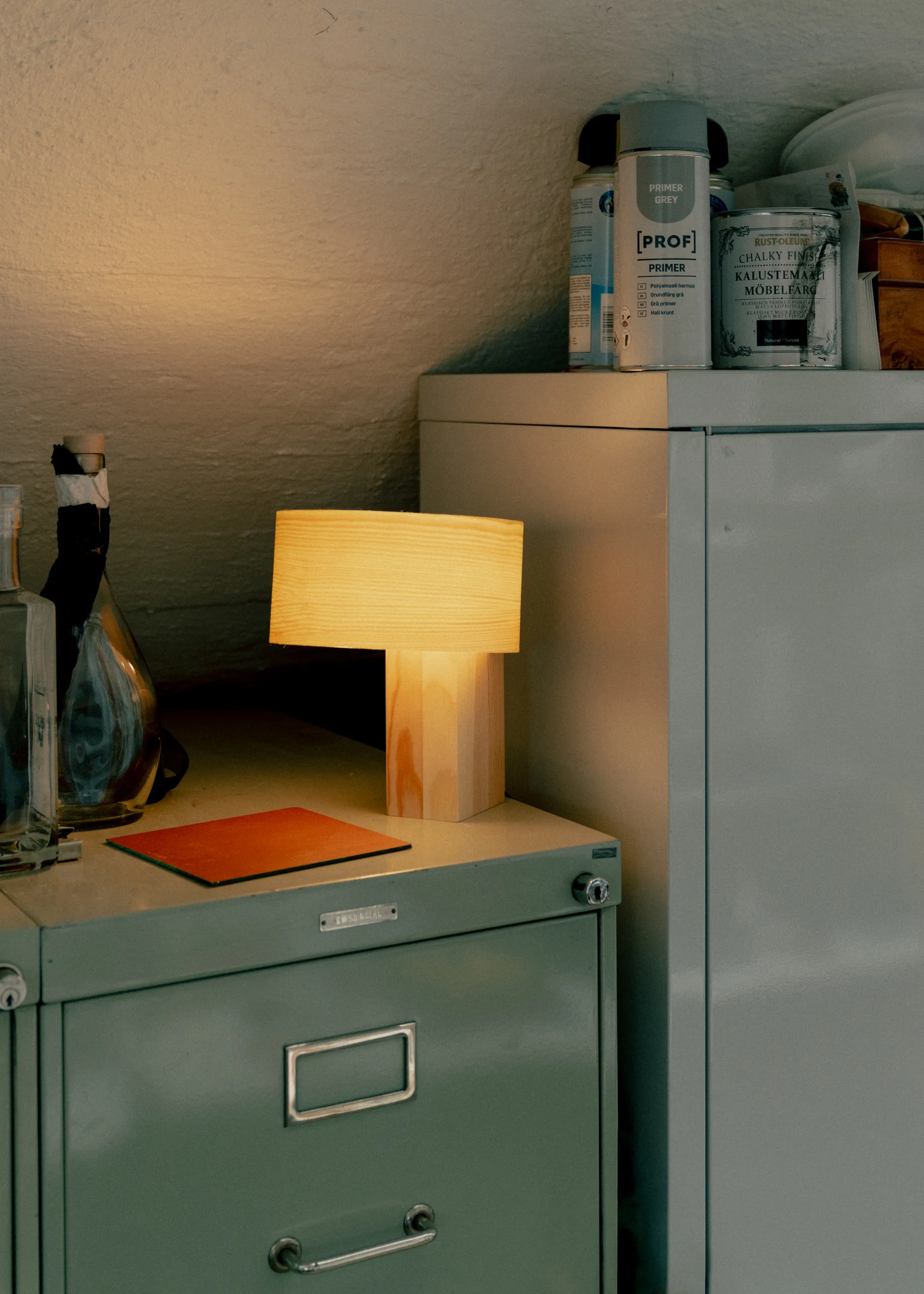 Lampe de table 018 Hoop Table Lamp, Pin en huile-cire mat, 34 cm Vaarnii