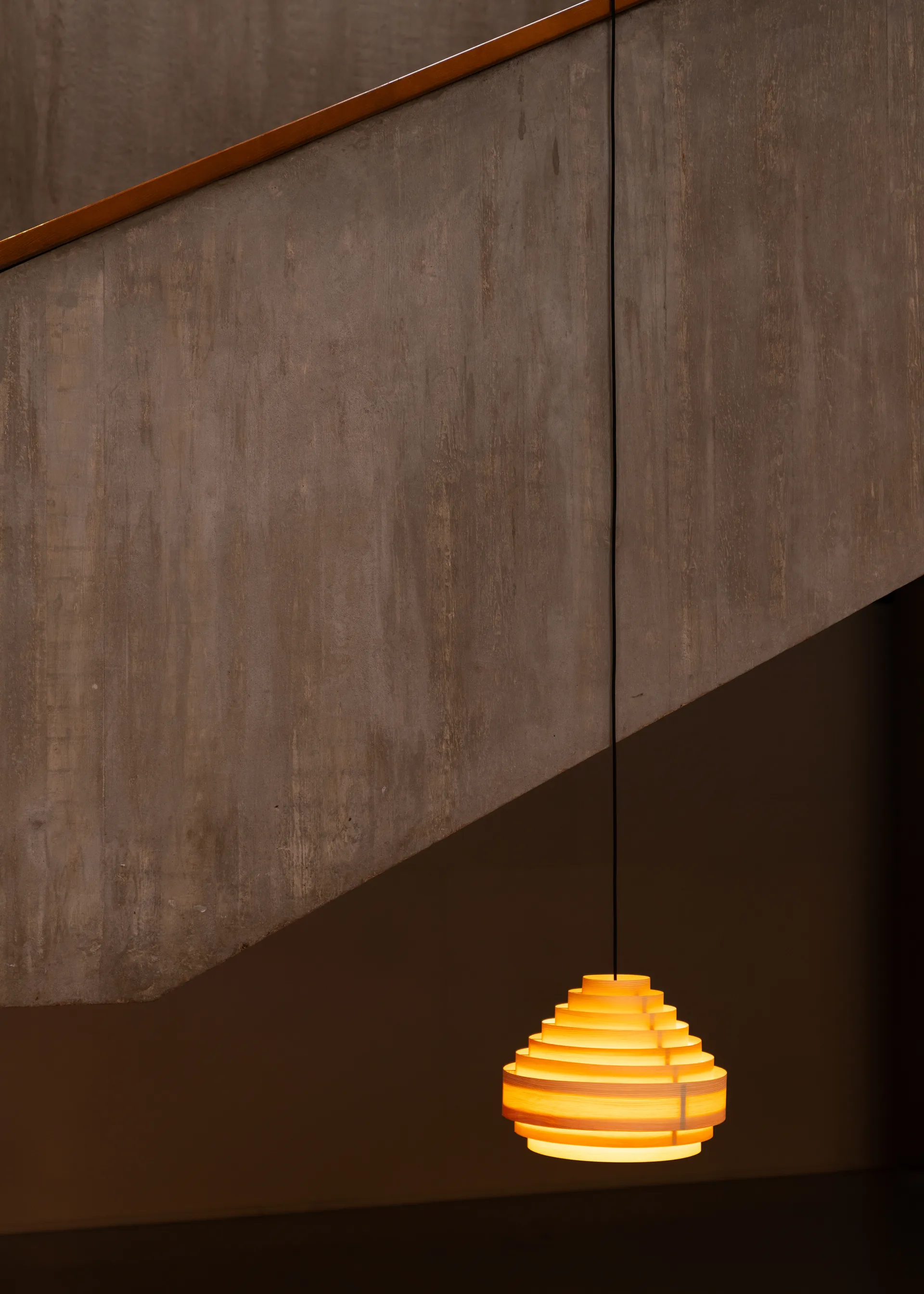 Suspension 1001 Hans Pendant, Pin en huile-cire mat, Ø38 cm Vaarnii