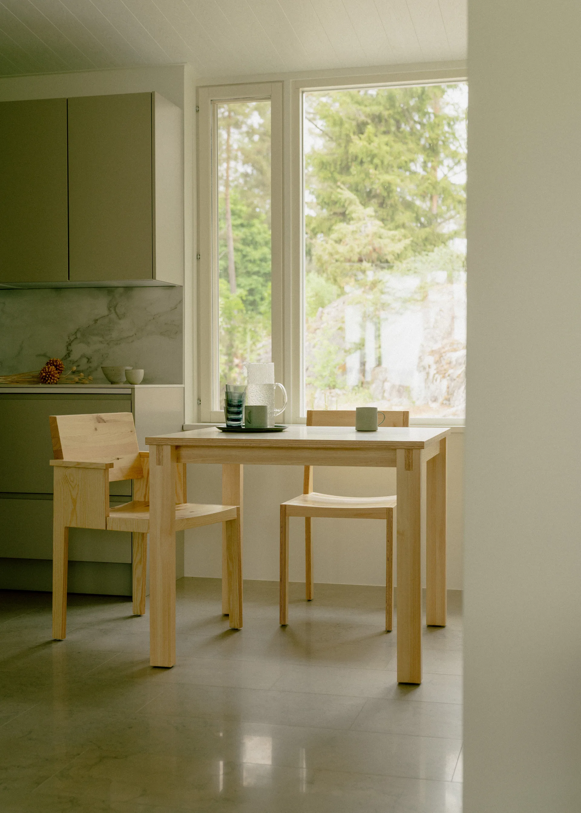 Table 016 Maasto Table, Pin en huile-cire mat, 90×90×75 cm Vaarnii