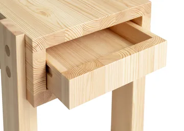 Table d’appoint 003 Stilts Side Table - Pin en huile-cire mat, 40x36x45 cm - Vaarnii