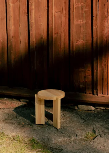 Tabouret 001 Stool - Pin en huile-cire mat, Ø40x44 cm - Vaarnii