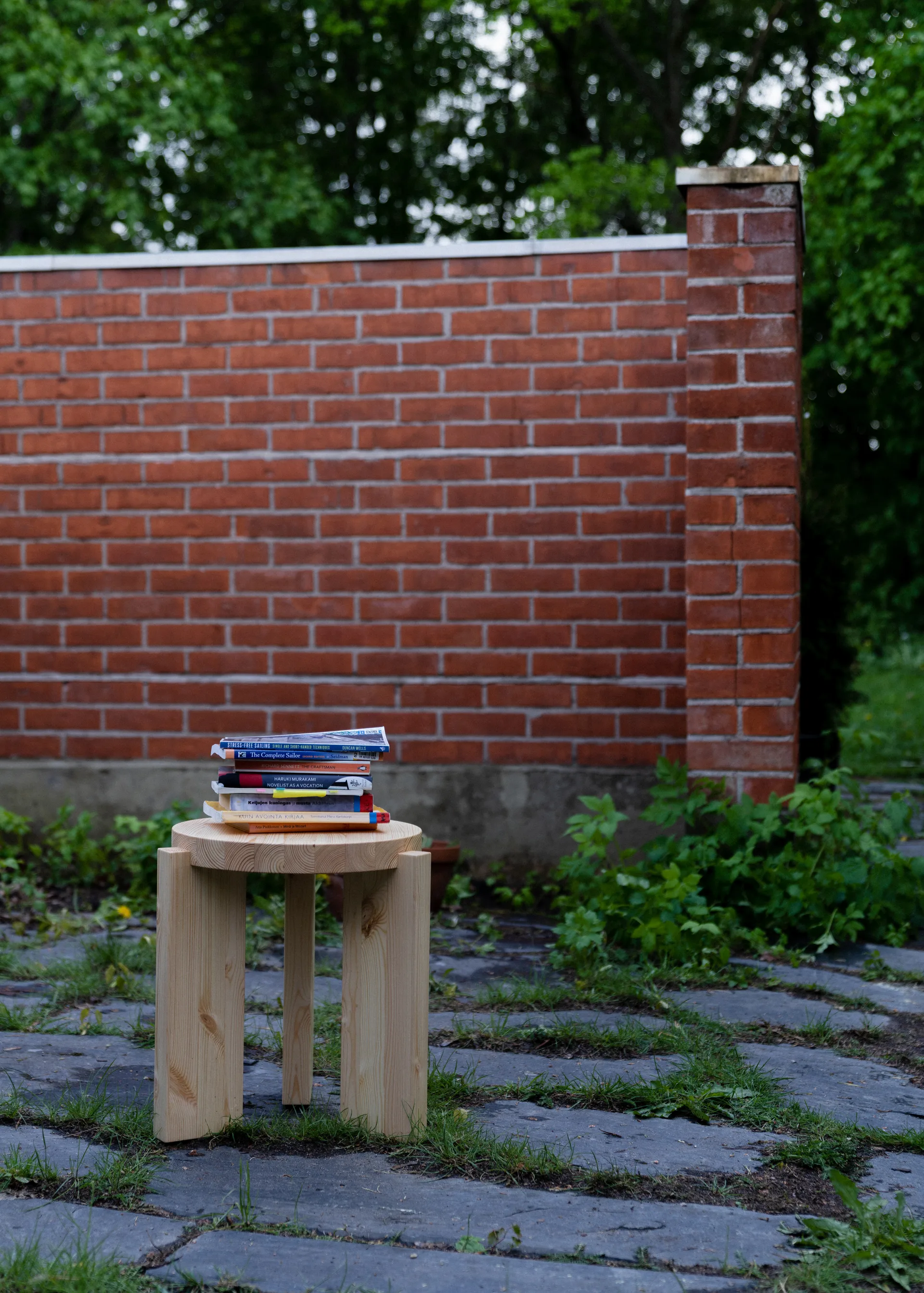 Tabouret 001 Stool, Pin en huile-cire mat, Ø40x44 cm Vaarnii