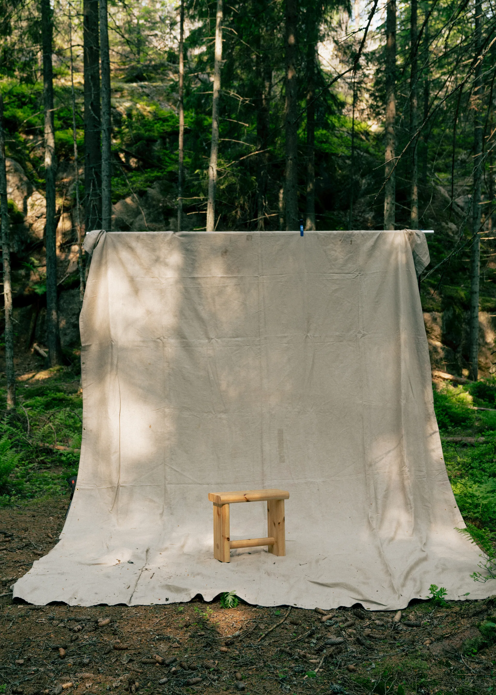 Tabouret 002 Ast Stool, Pin en huile-cire mat, 55x26x45 cm Vaarnii