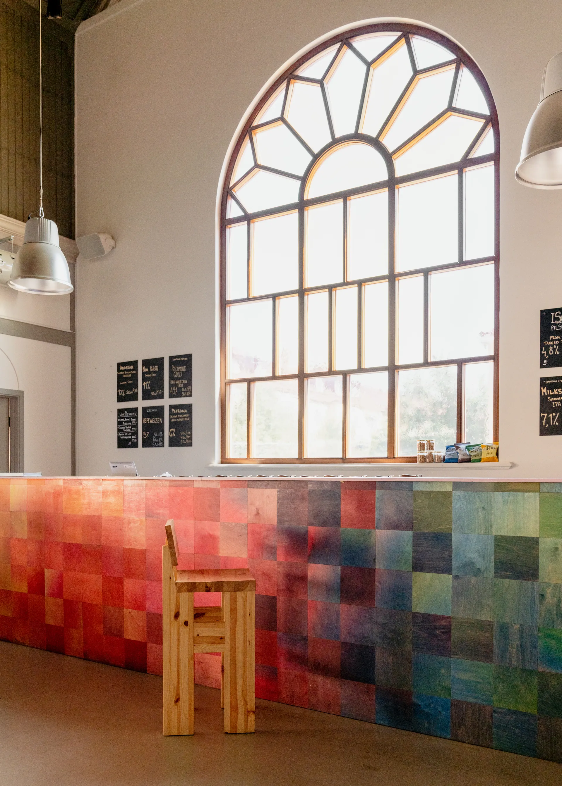 Tabouret de bar 001 Bar Stool, Pin en huile-cire mat, 65 cm Vaarnii